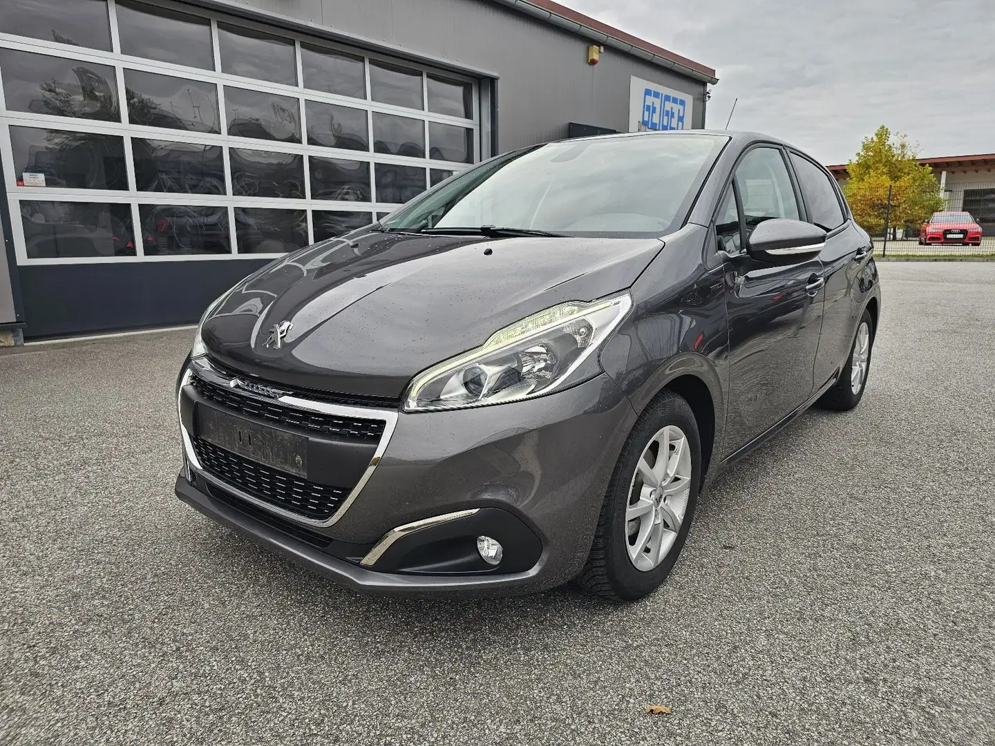 Peugeot 208 Signature AHK*PDC*ALU*TÜV NEU* Gris - 1