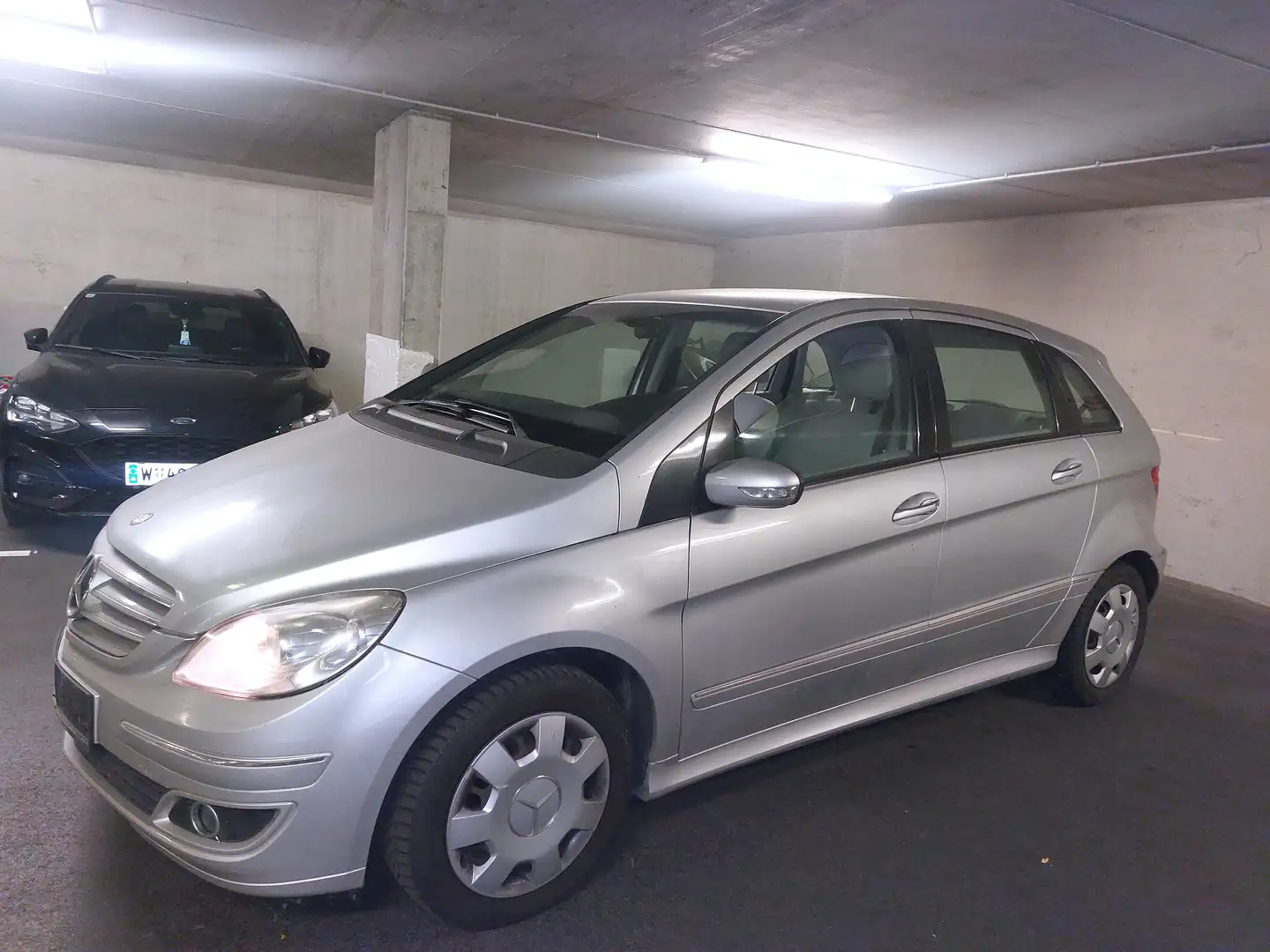 Mercedes-Benz B 180 B 180 CDI A-Edition Sport A-Edition Sport Silber - 1