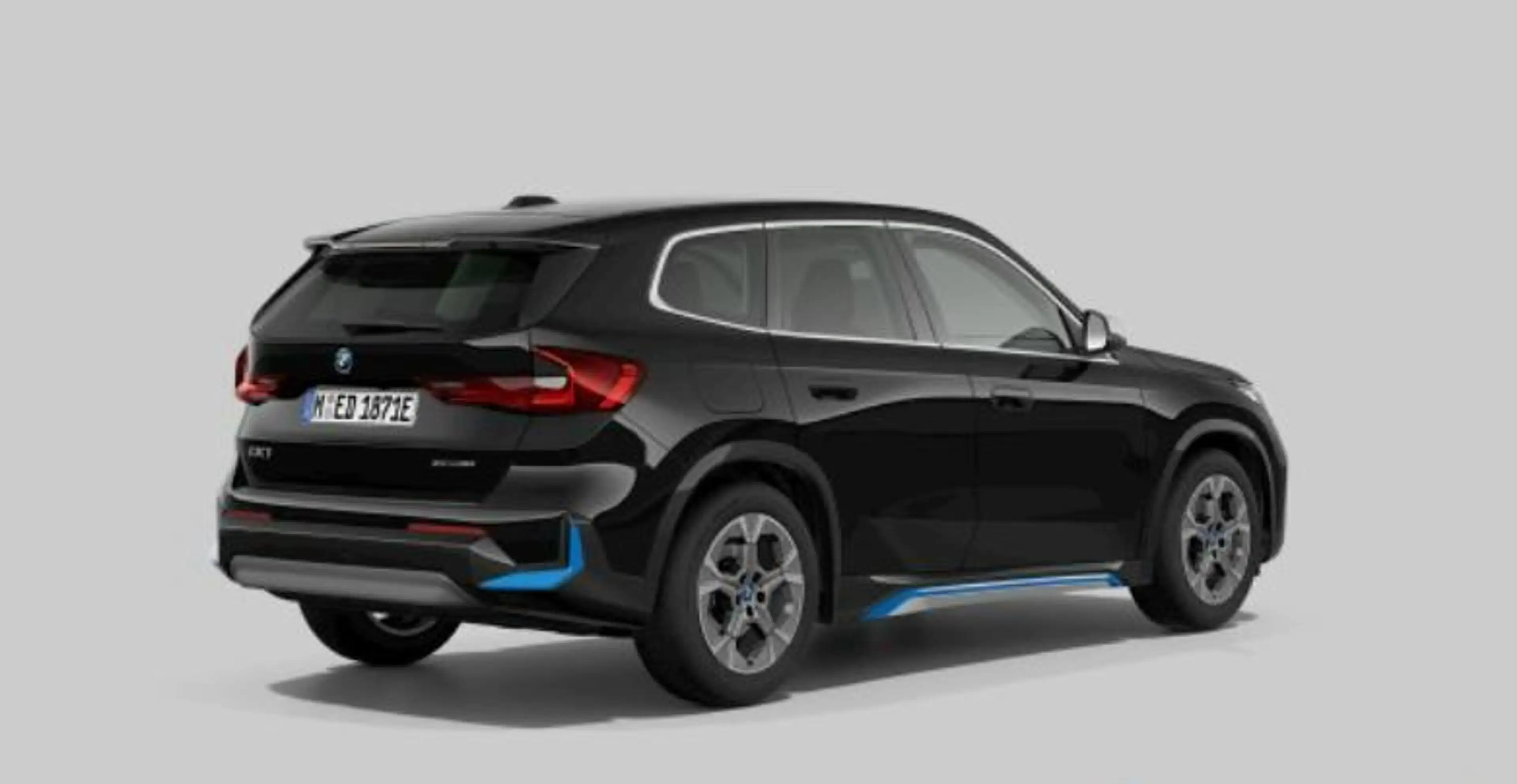 BMW iX1 xDrive30 Launch Edition 67 kWh xLine - Comfort Acc — photo 15
