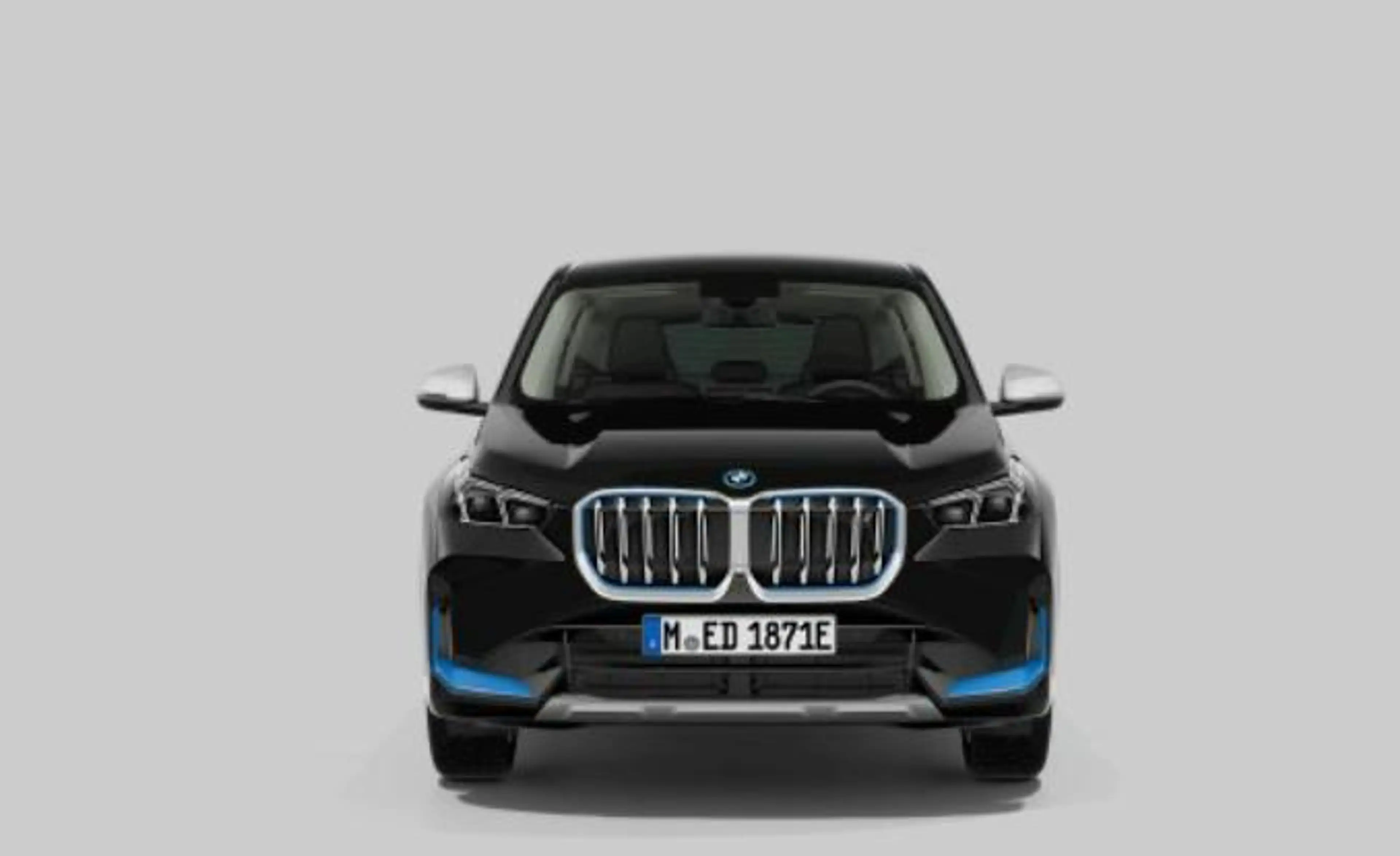 BMW iX1 xDrive30 Launch Edition 67 kWh xLine - Comfort Acc — photo 14