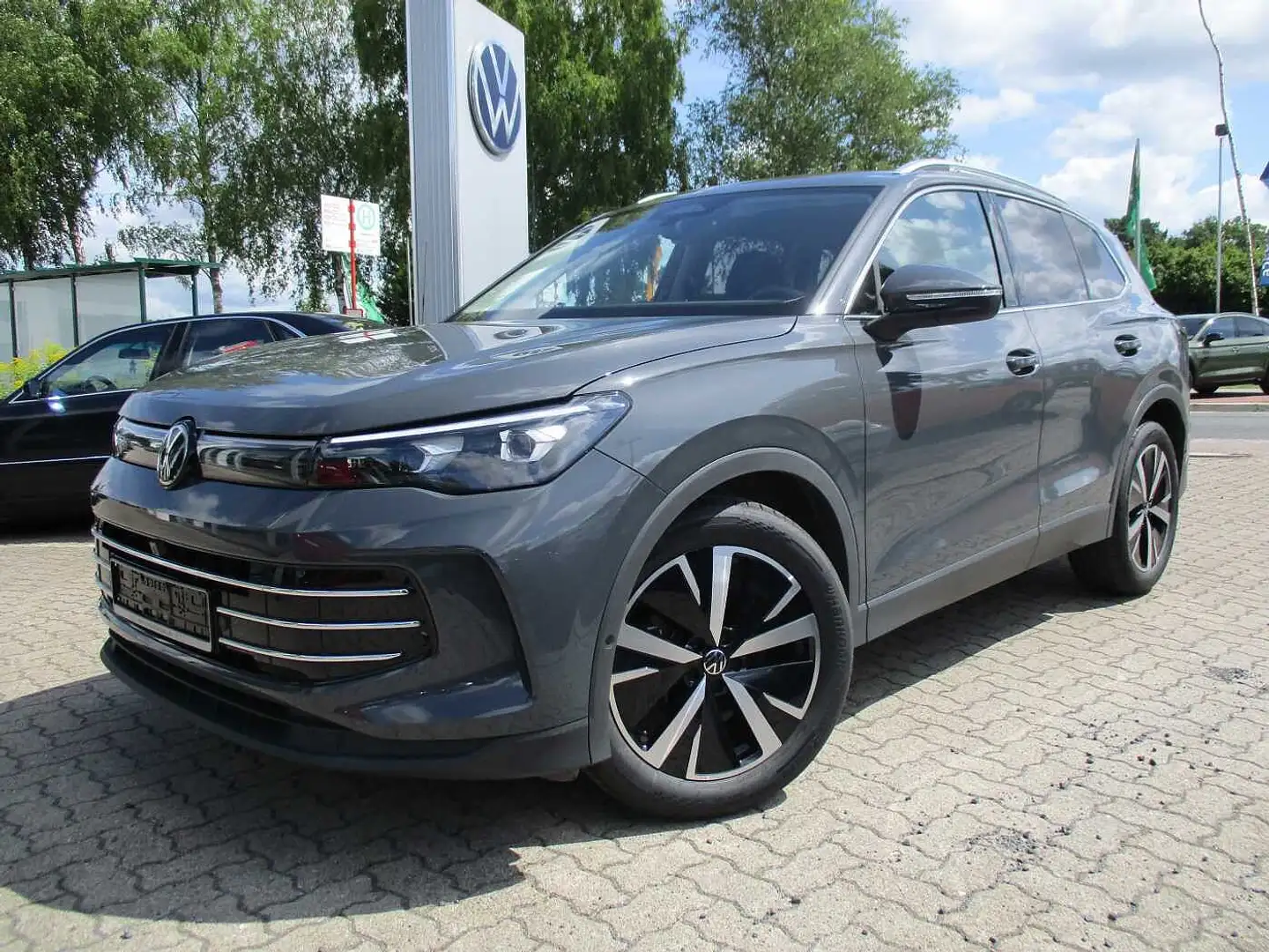 Volkswagen Tiguan 1.5 eTSI OPF DSG Elegance Grau - 1