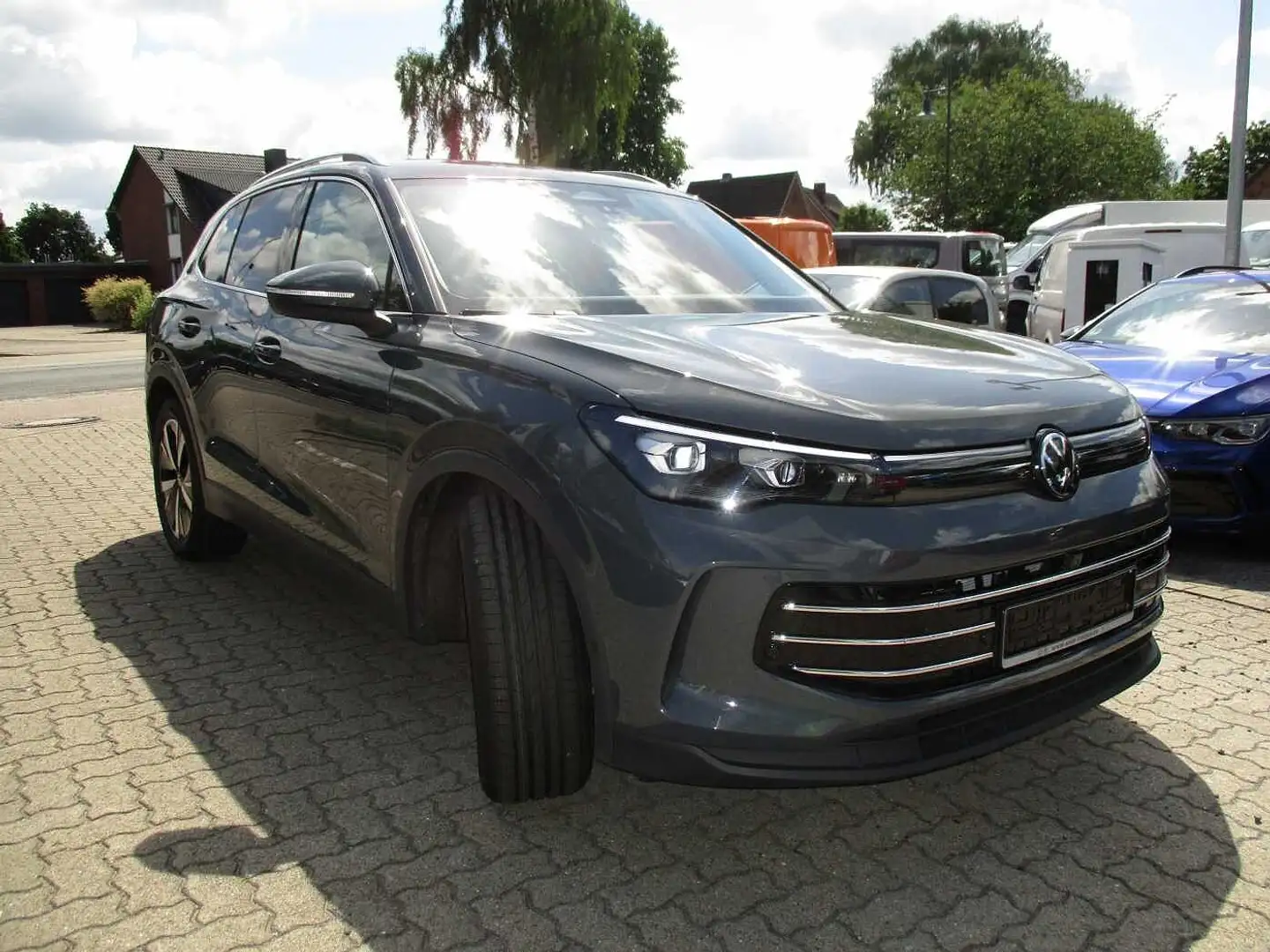 Volkswagen Tiguan 1.5 eTSI OPF DSG Elegance Grau - 2