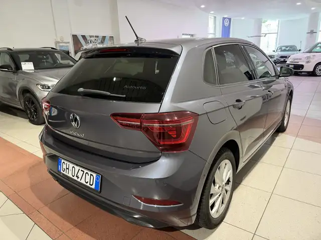 Volkswagen Polo view 5