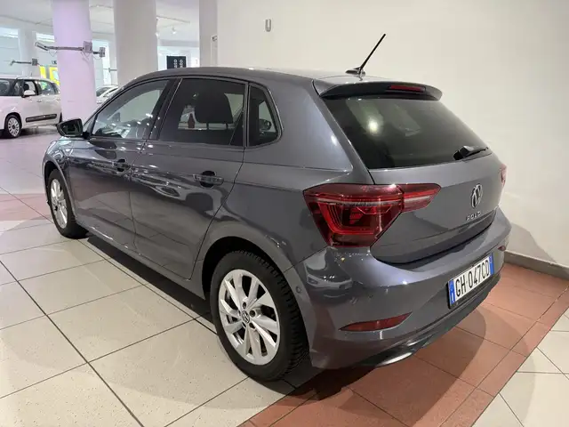 Volkswagen Polo view 3