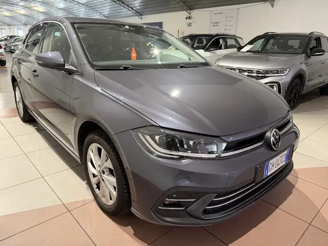 Volkswagen Polo view 6