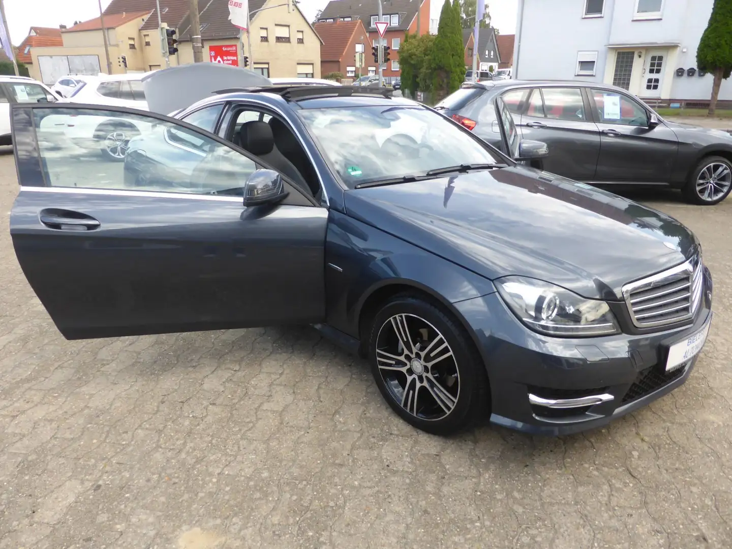 Mercedes-Benz C 180 CGI Coupe Edition C 7G-Tronic BlueEfficiency AMG O Grau - 1