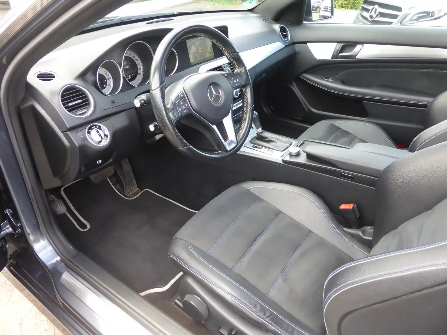Mercedes-Benz C 180 CGI Coupe Edition C 7G-Tronic BlueEfficiency AMG O Grau - 2