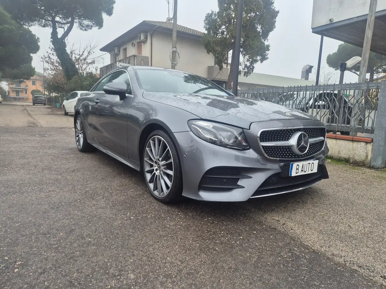 Mercedes-Benz E 220
