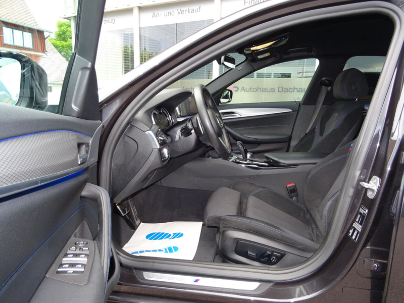 BMW 520 i Aut M Sportpaket 18" Navi Alcant. LED Amb.L — photo 12
