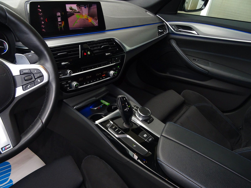 BMW 520 i Aut M Sportpaket 18" Navi Alcant. LED Amb.L — photo 11