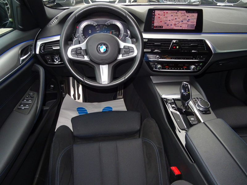 BMW 520 i Aut M Sportpaket 18" Navi Alcant. LED Amb.L — photo 10