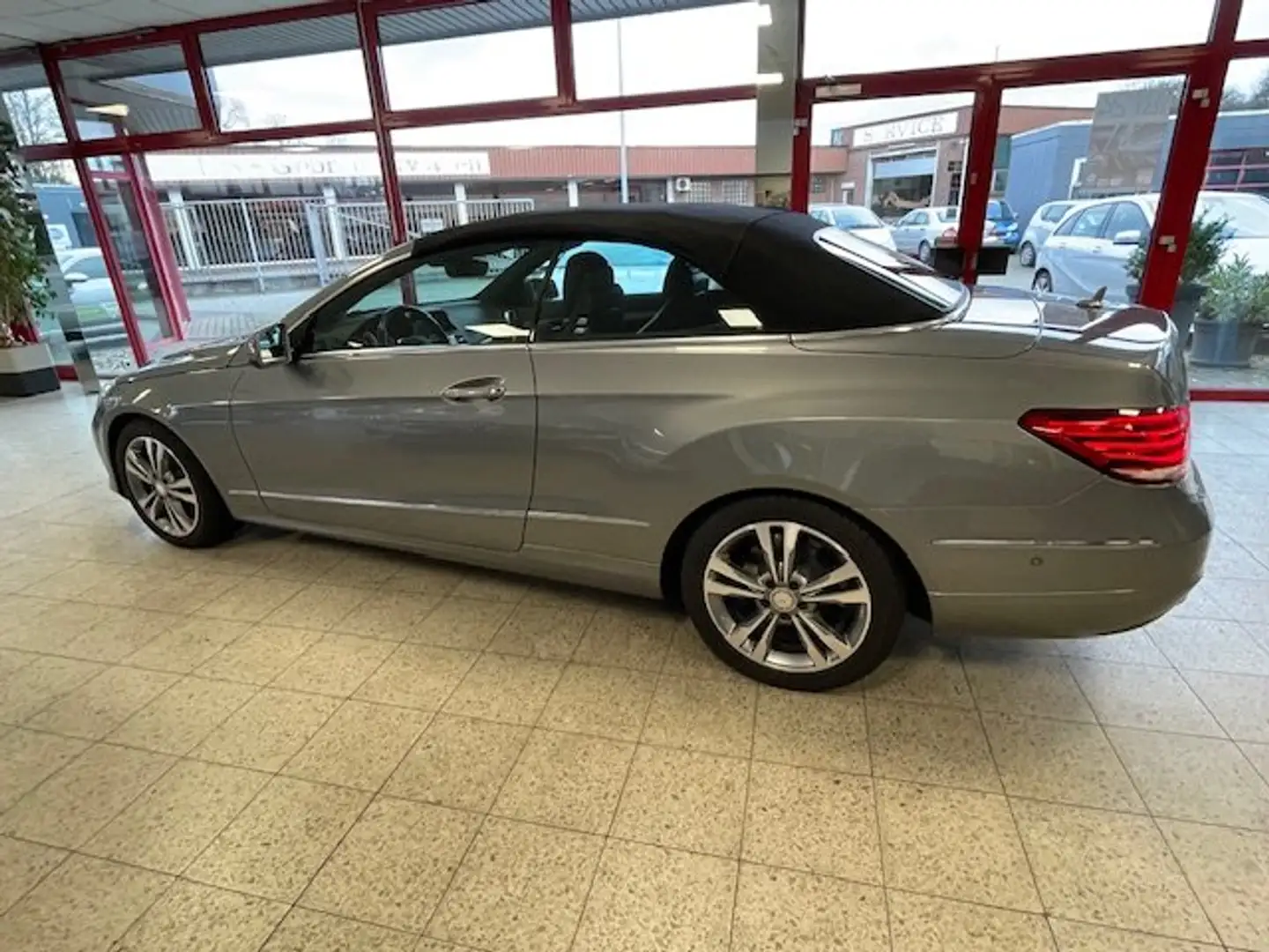 Mercedes-Benz E 200 E 200 (207.434) Argent - 1