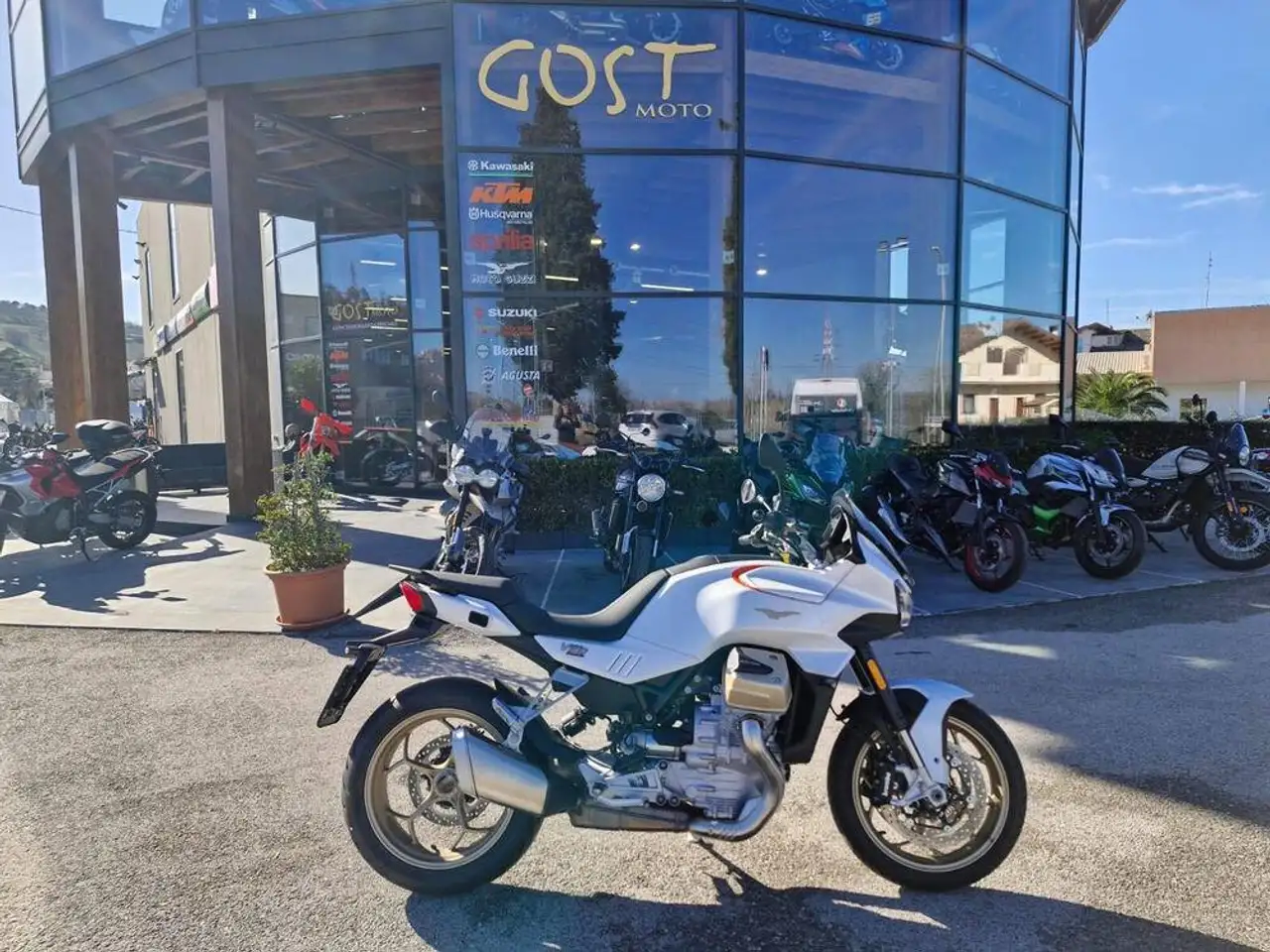 Moto Guzzi V 100
