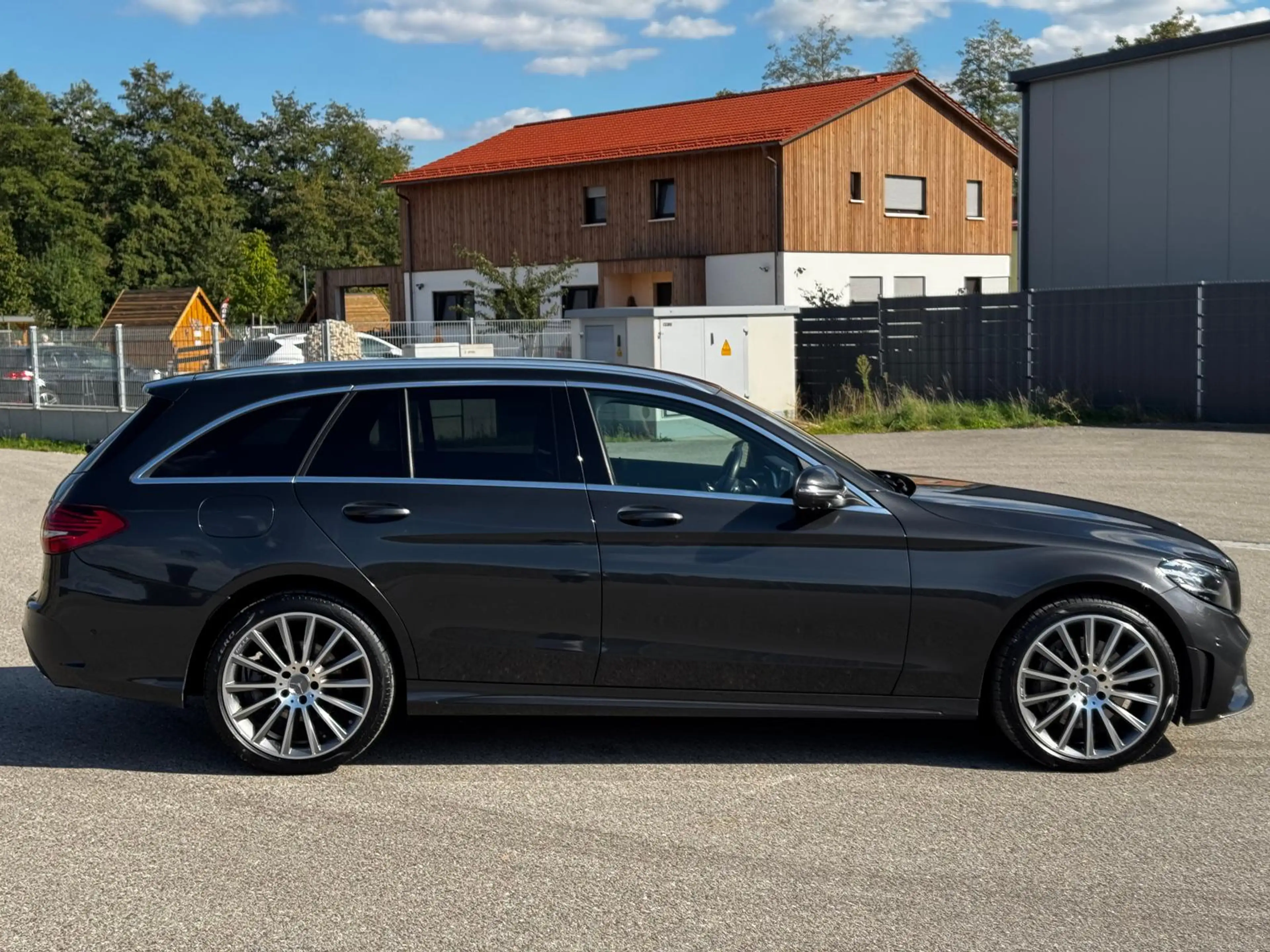 Mercedes-Benz C 300 d AMG/4Matic/LED/360/Memory/Tempomat — photo 8