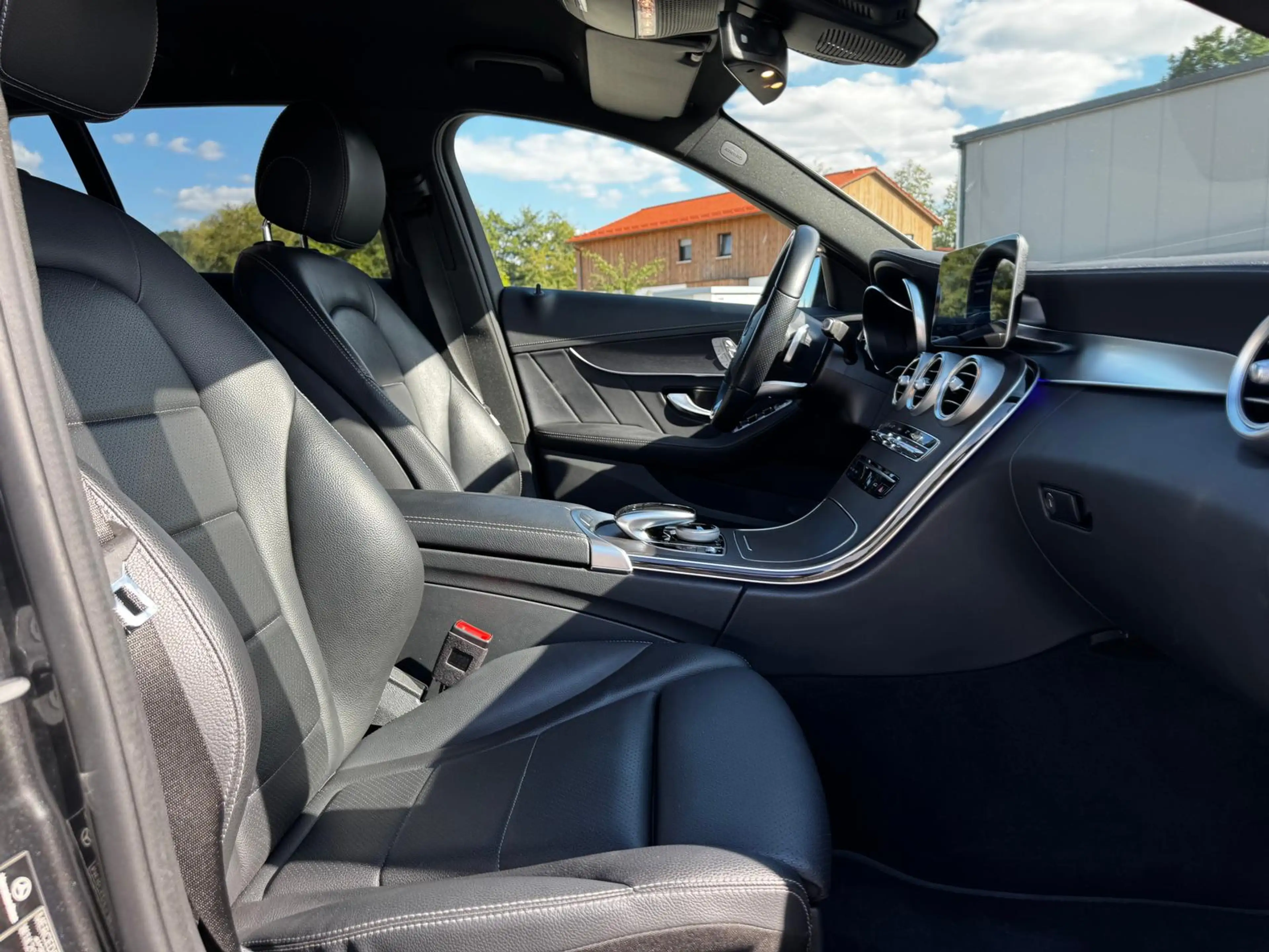 Mercedes-Benz C 300 d AMG/4Matic/LED/360/Memory/Tempomat — photo 14