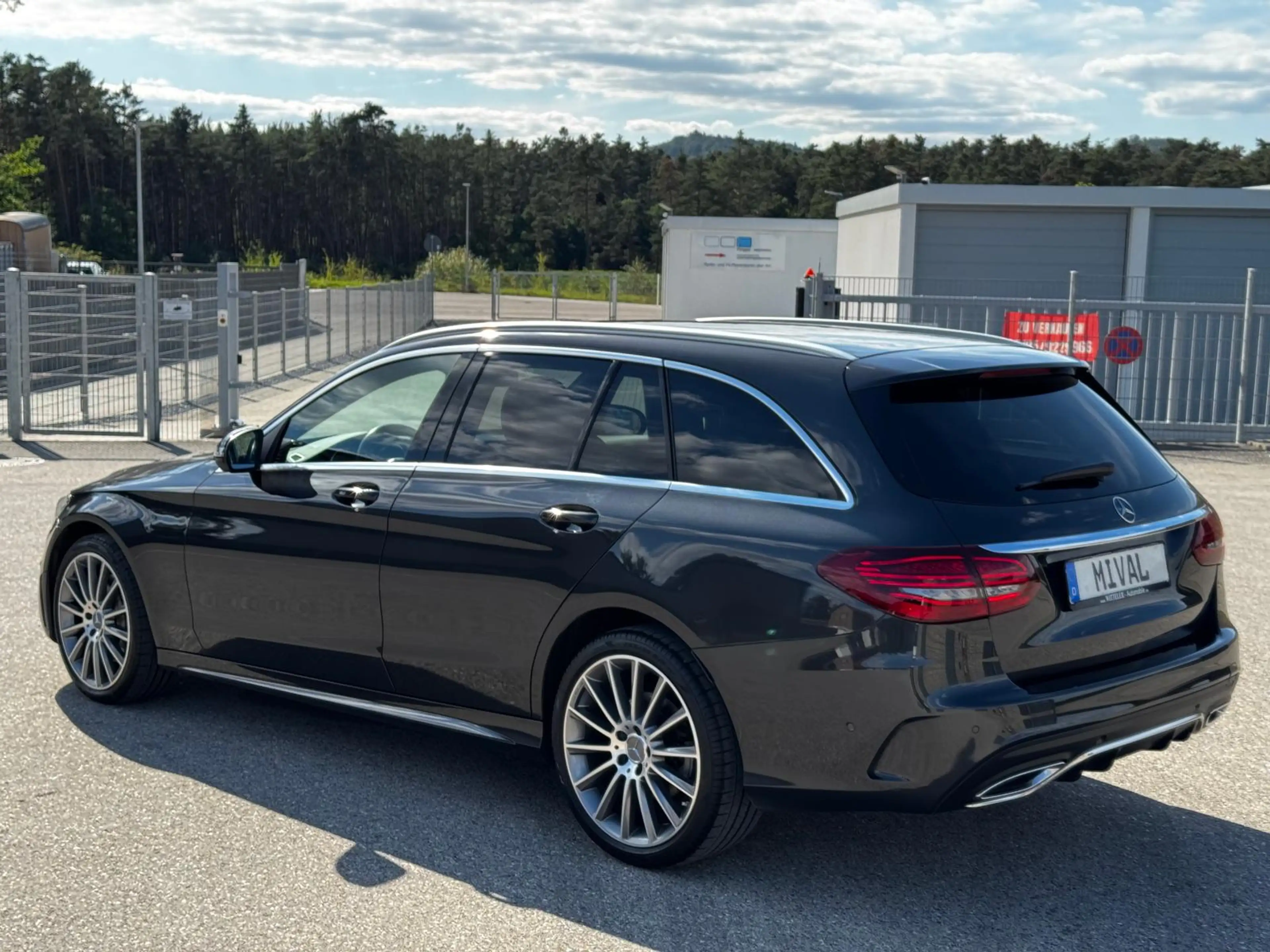 Mercedes-Benz C 300 d AMG/4Matic/LED/360/Memory/Tempomat — photo 5