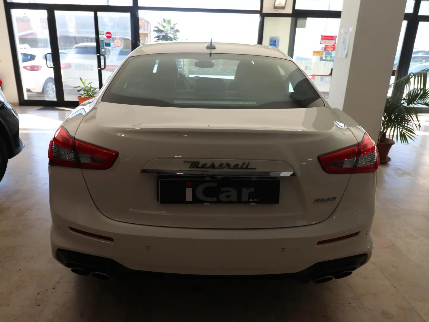 Maserati Ghibli auto - foto 3