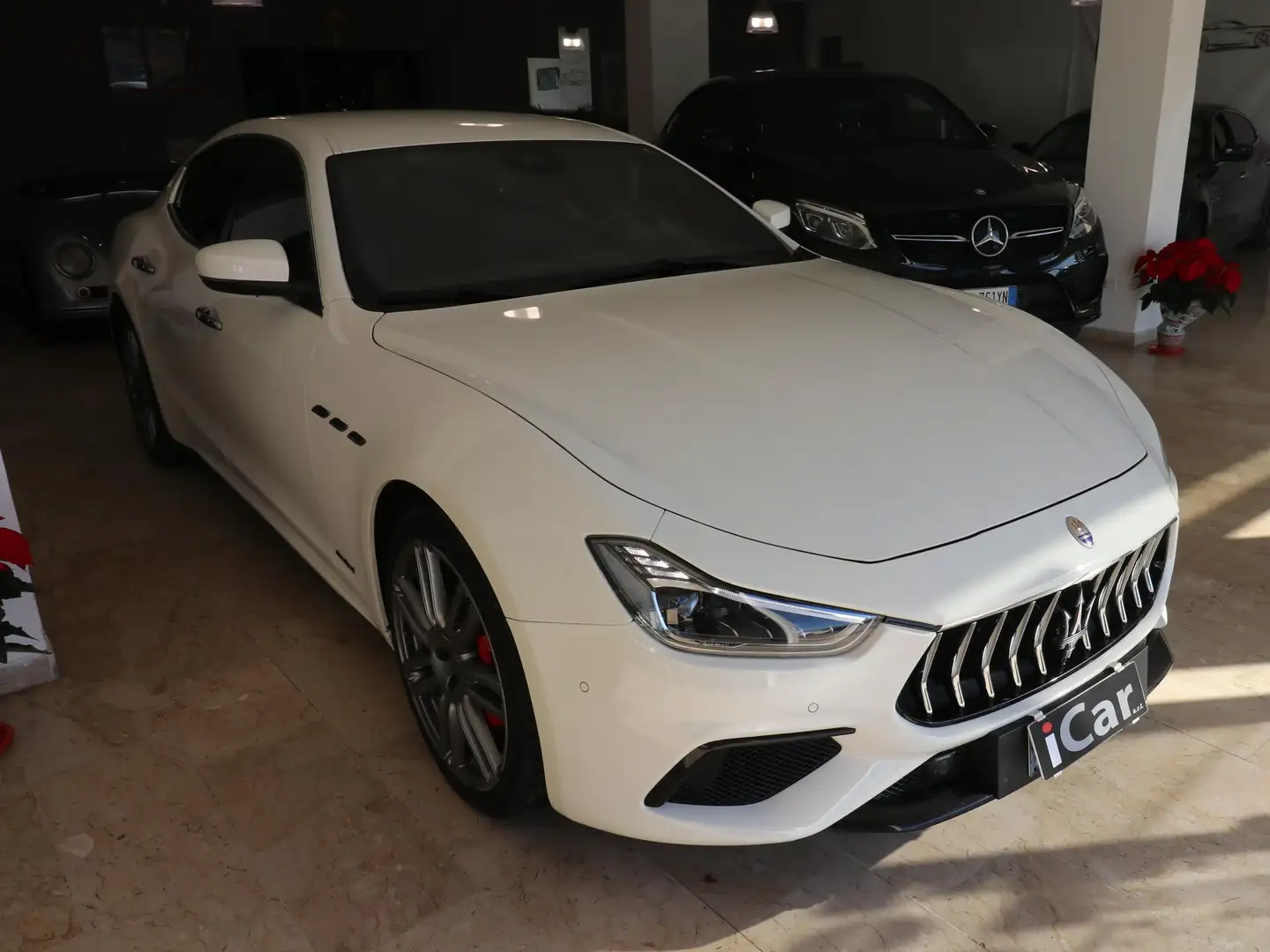 Maserati Ghibli auto - foto 5