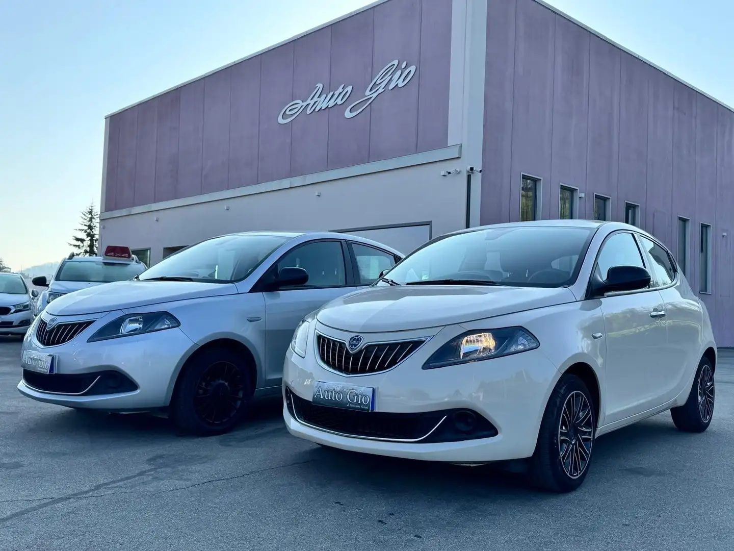 Lancia Ypsilon BENZINA HIBRYD MOLTO BELLE KM CERTIFICATI Zilver - 1