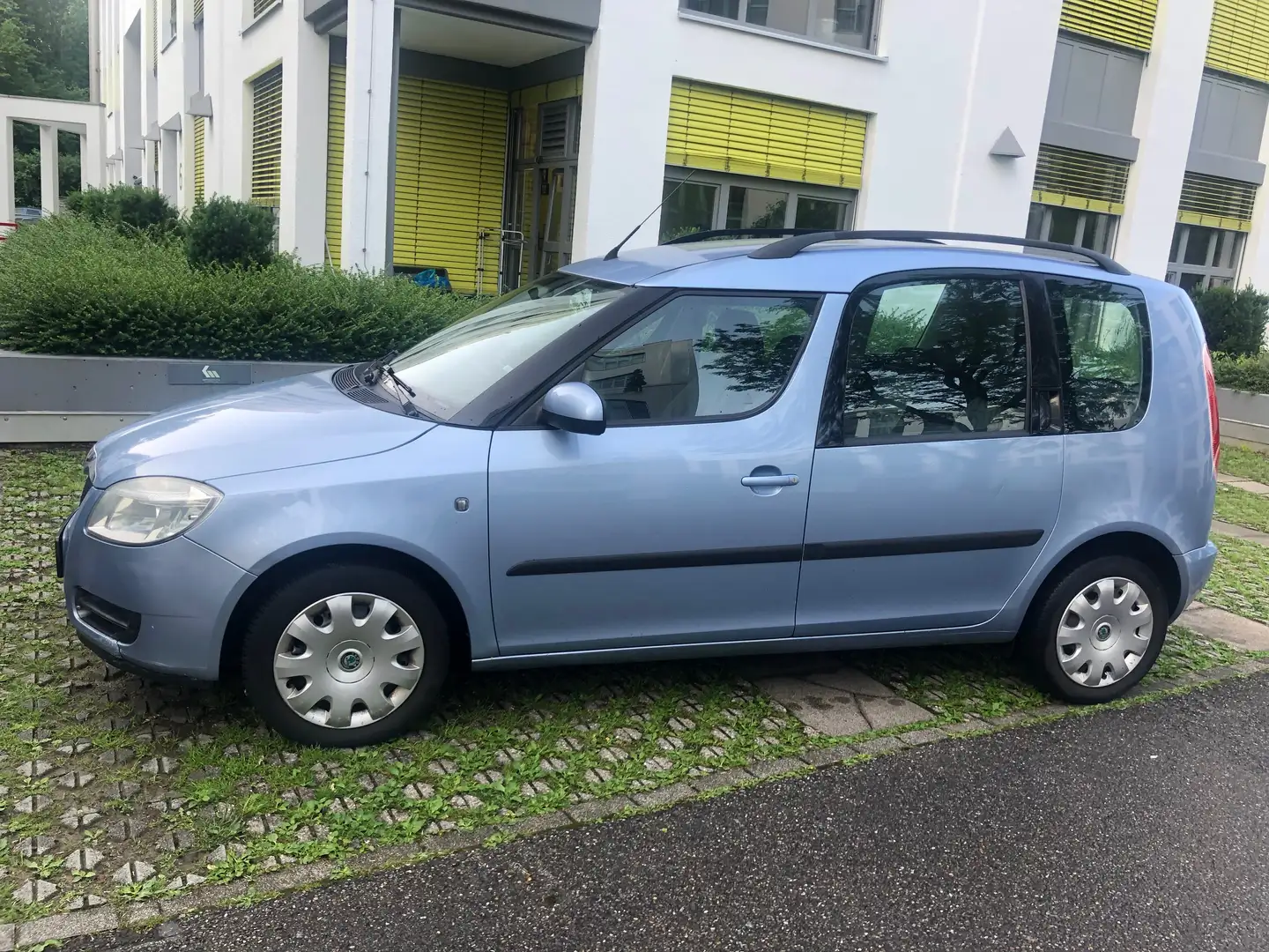 Skoda Roomster Roomster 1.2 HTP Style Bleu - 2