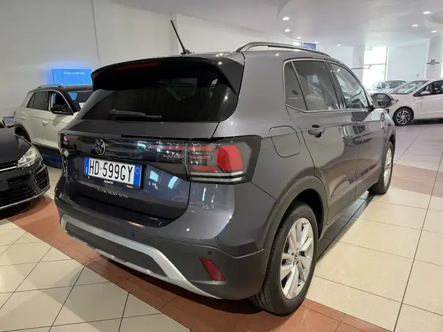 Volkswagen T-Cross view 5
