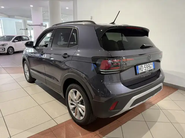 Volkswagen T-Cross view 3