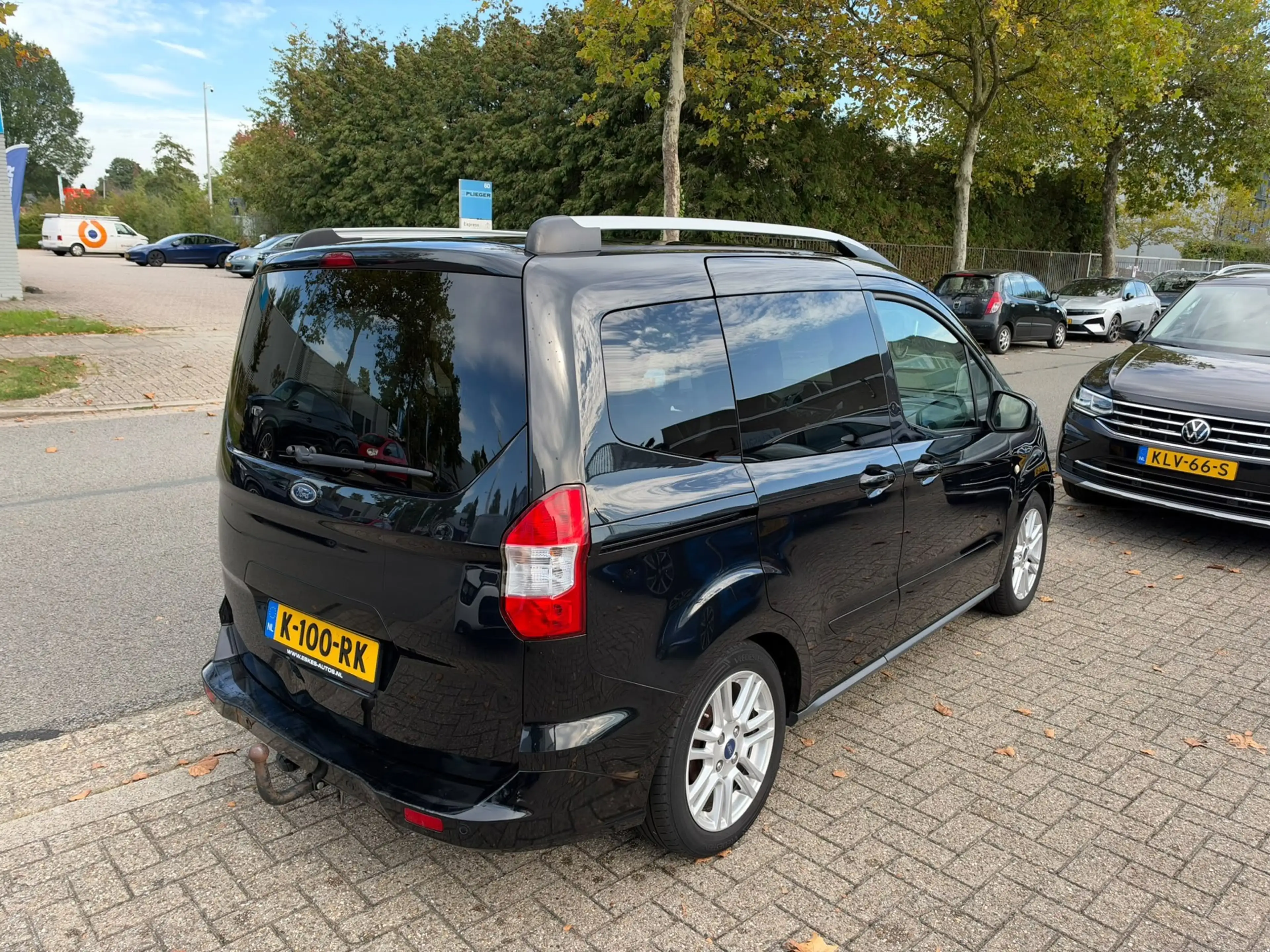 Ford Tourneo Courier 1.0 Titanium, Airco, Trekhaak, Cruise Control, Dub — photo 2
