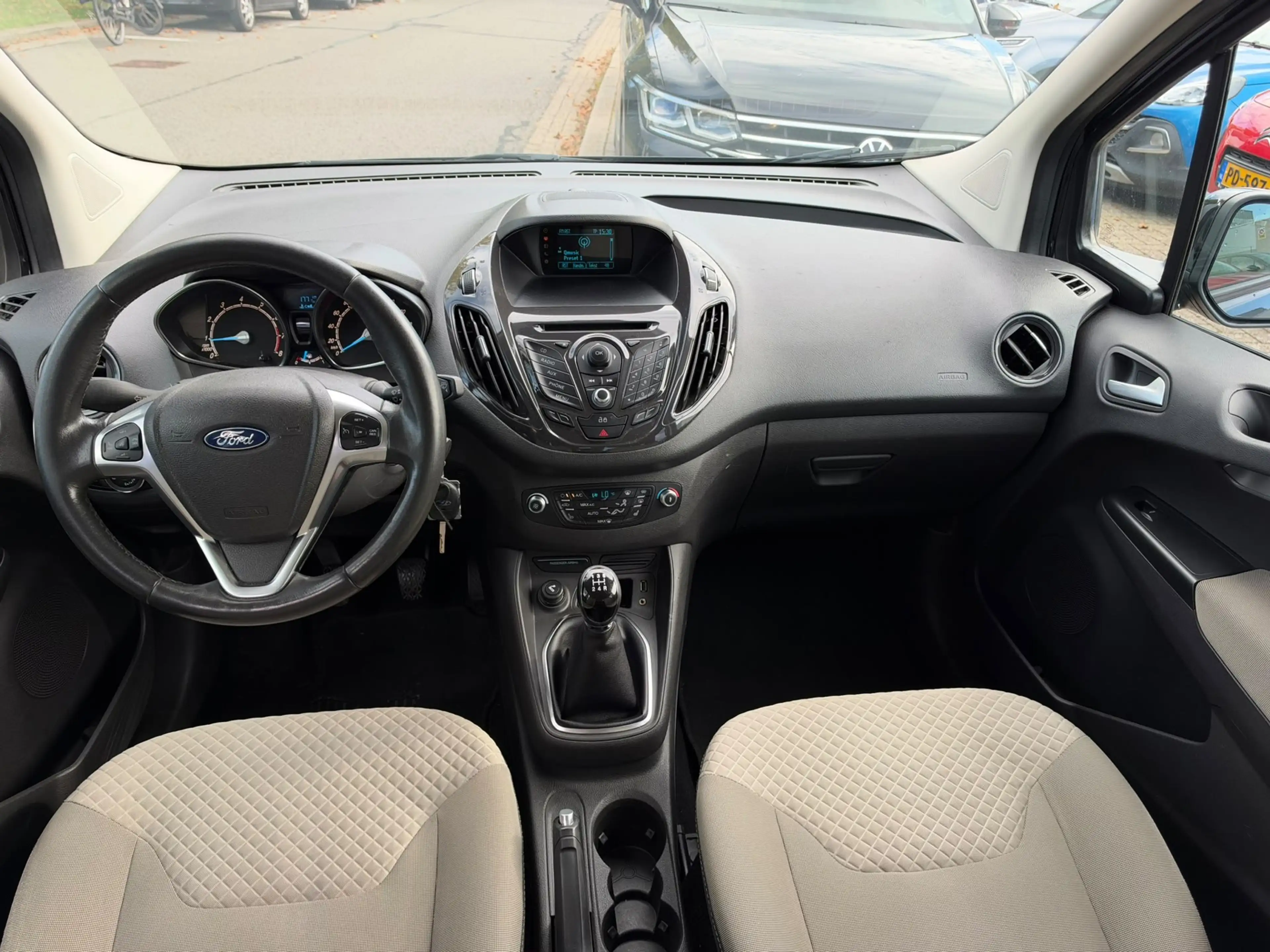 Ford Tourneo Courier 1.0 Titanium, Airco, Trekhaak, Cruise Control, Dub — photo 3