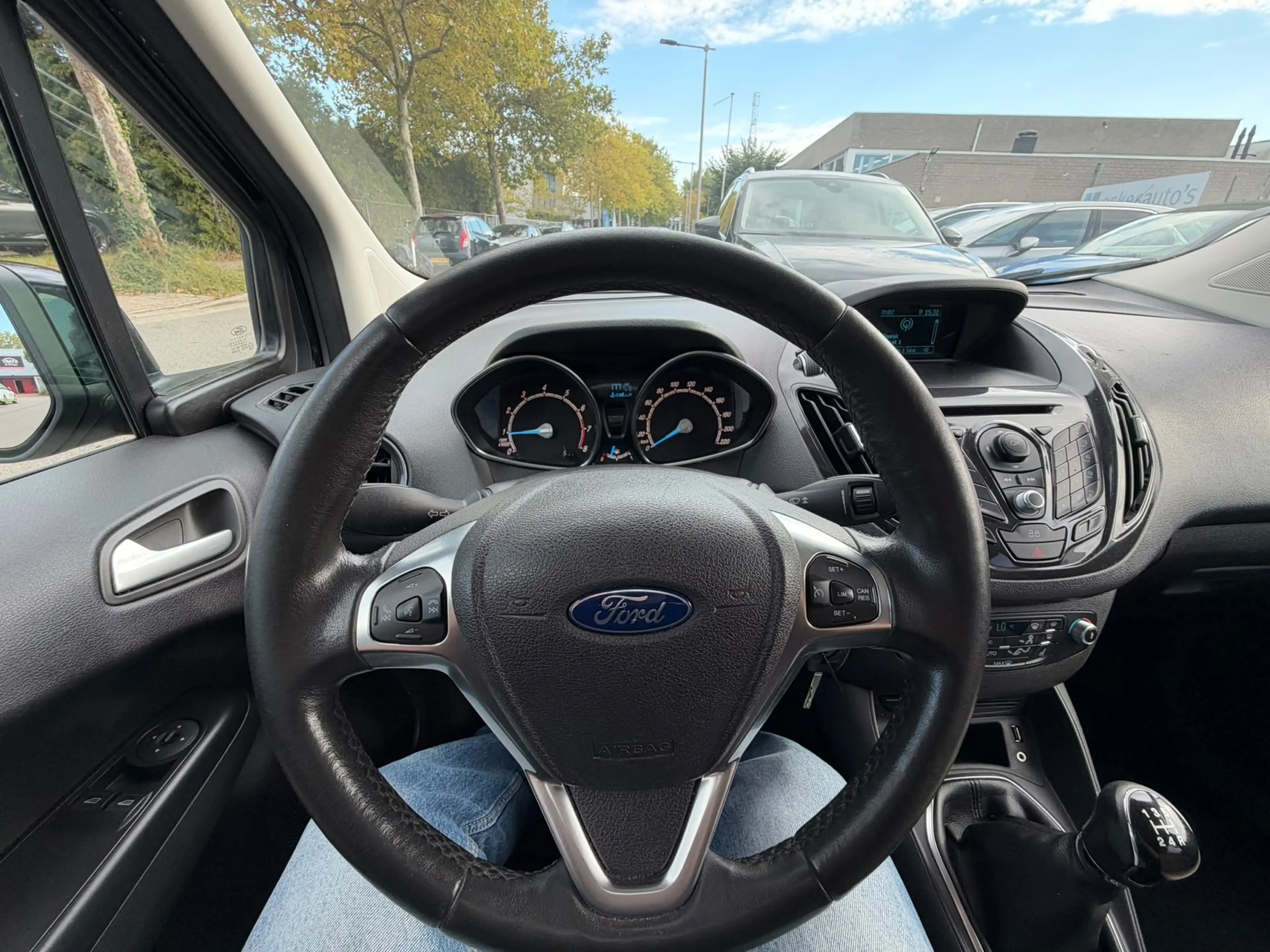 Ford Tourneo Courier 1.0 Titanium, Airco, Trekhaak, Cruise Control, Dub — photo 15