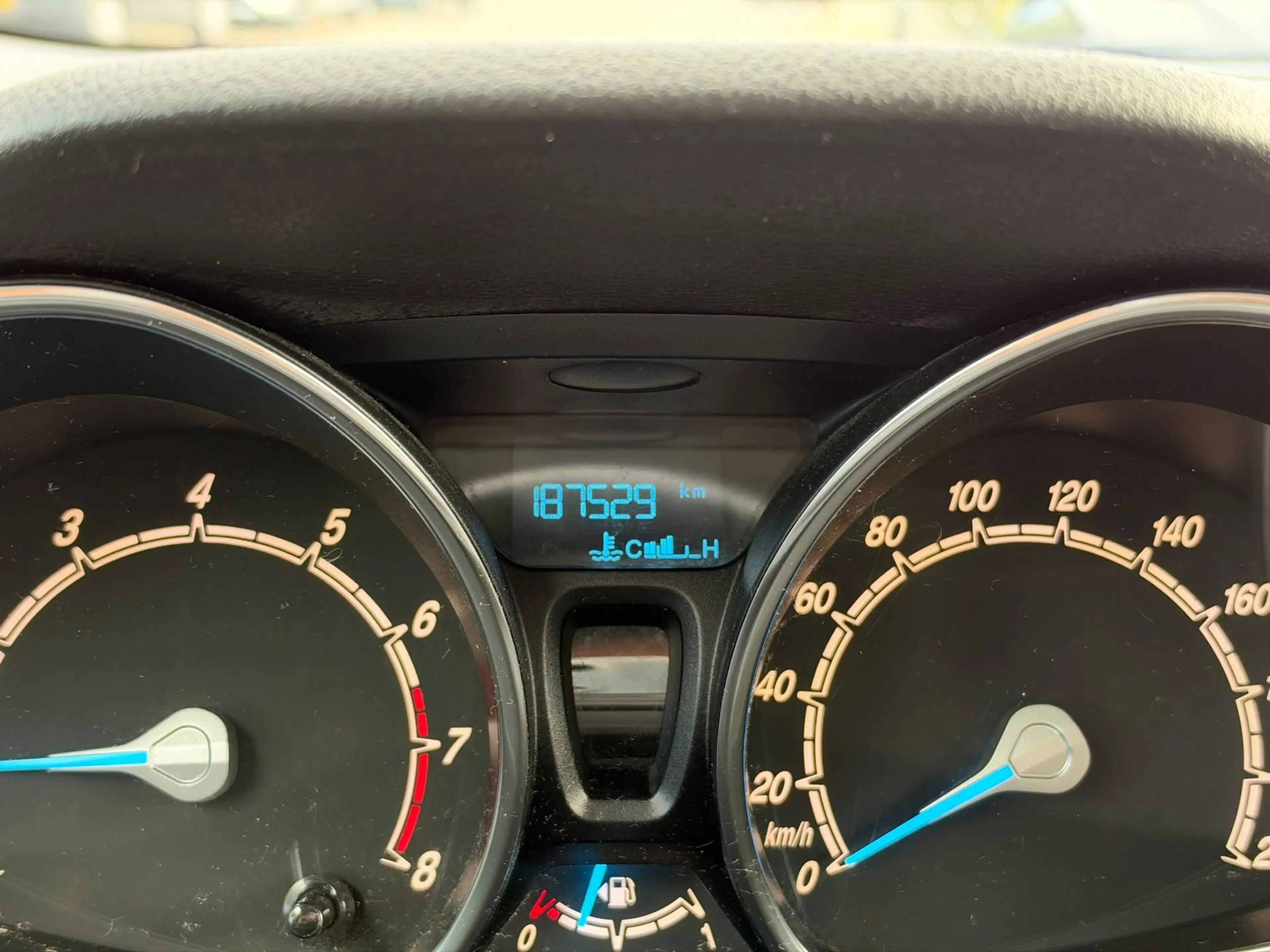 Ford Tourneo Courier 1.0 Titanium, Airco, Trekhaak, Cruise Control, Dub — photo 16