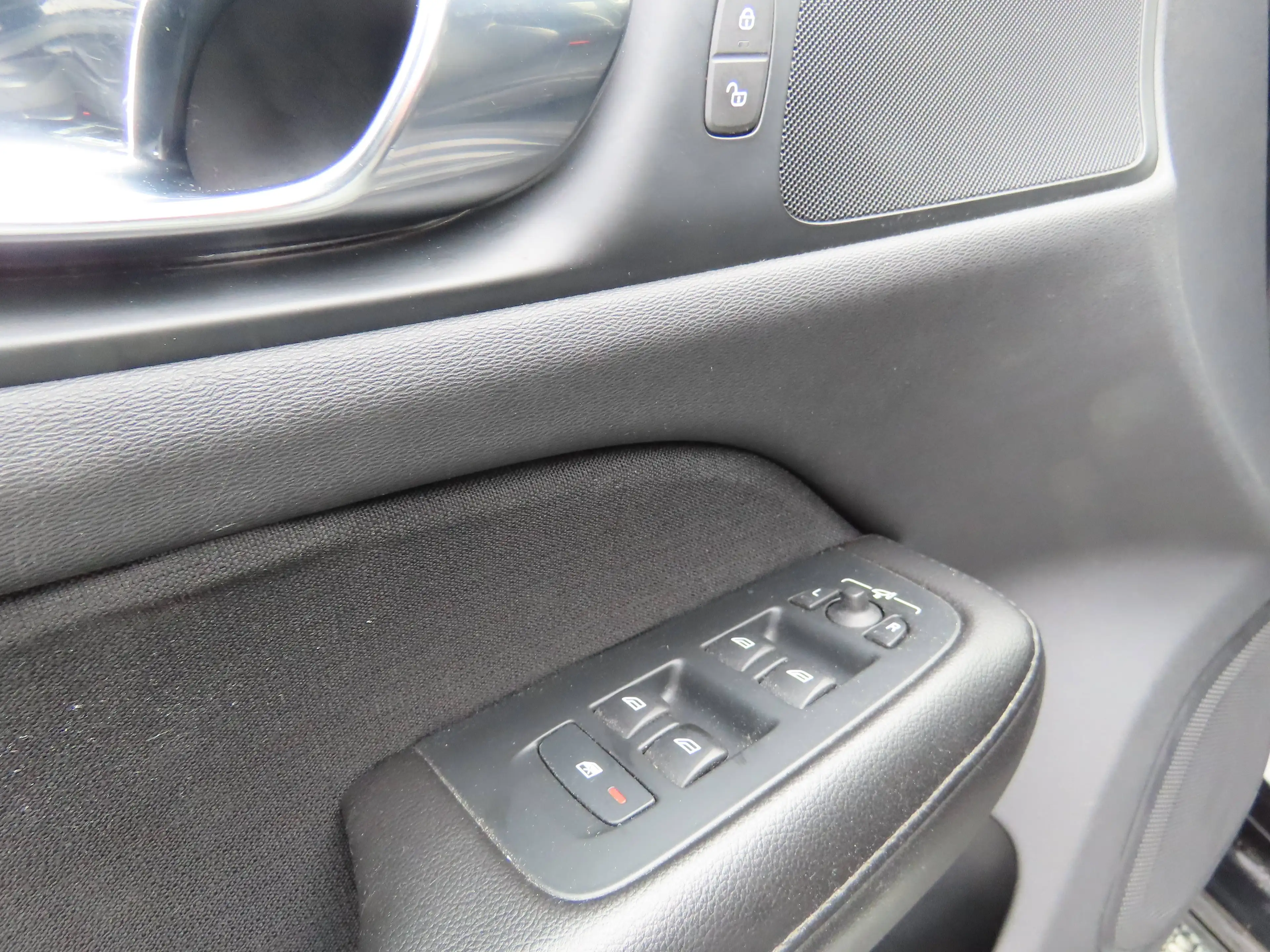 Volvo V60 V60 2.0 T4 Momentum Pro Geartronic — photo 15