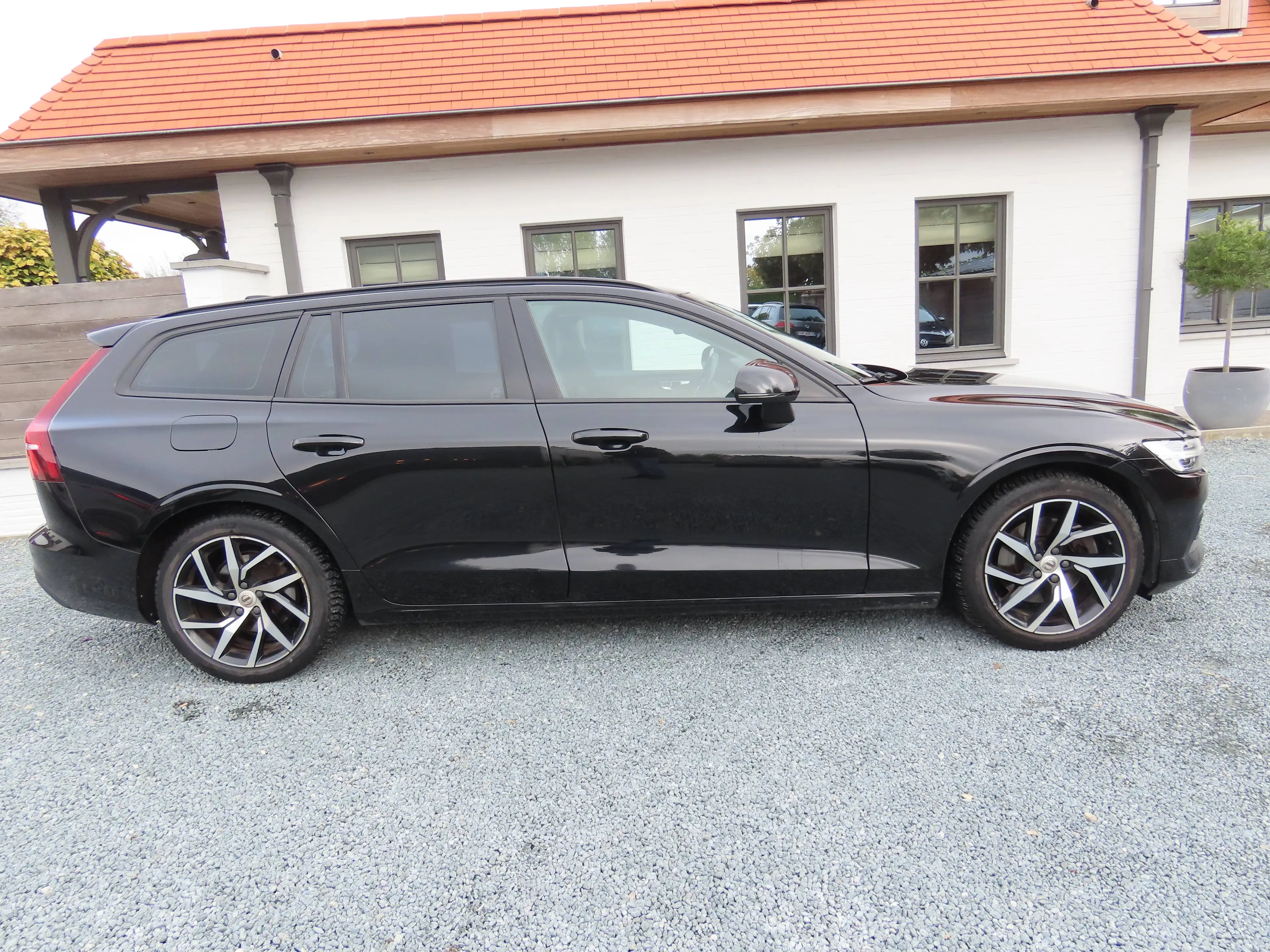 Volvo V60 V60 2.0 T4 Momentum Pro Geartronic — photo 2
