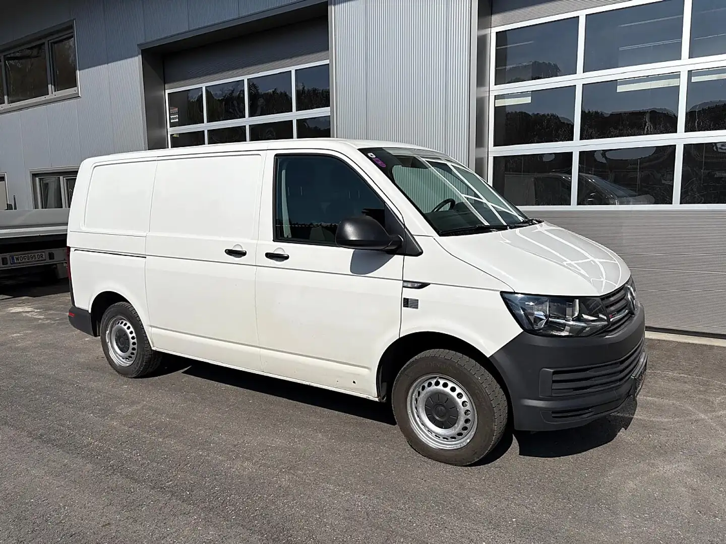 Volkswagen T6 Transporter T6 Kastenwagen KR 2,0 TDI 4Motion BMT, 2x Schie... Weiß - 1
