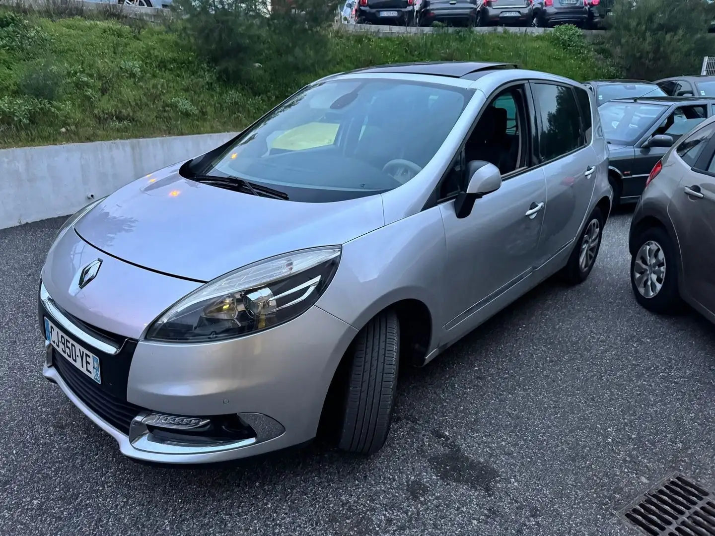 Renault Scenic 1.5 DCI 110CH FAP INITIALE EDC Grau - 1