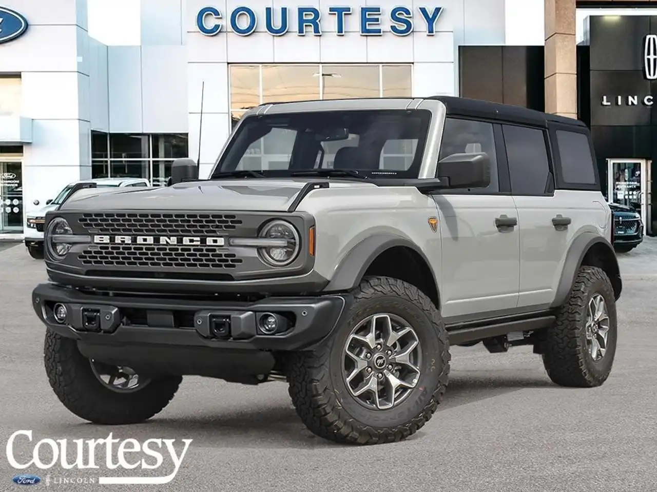 Ford Bronco photo Ford Bronco