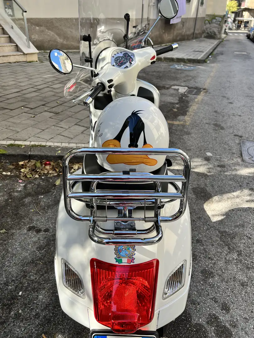 Piaggio GTS 300 Super - 2