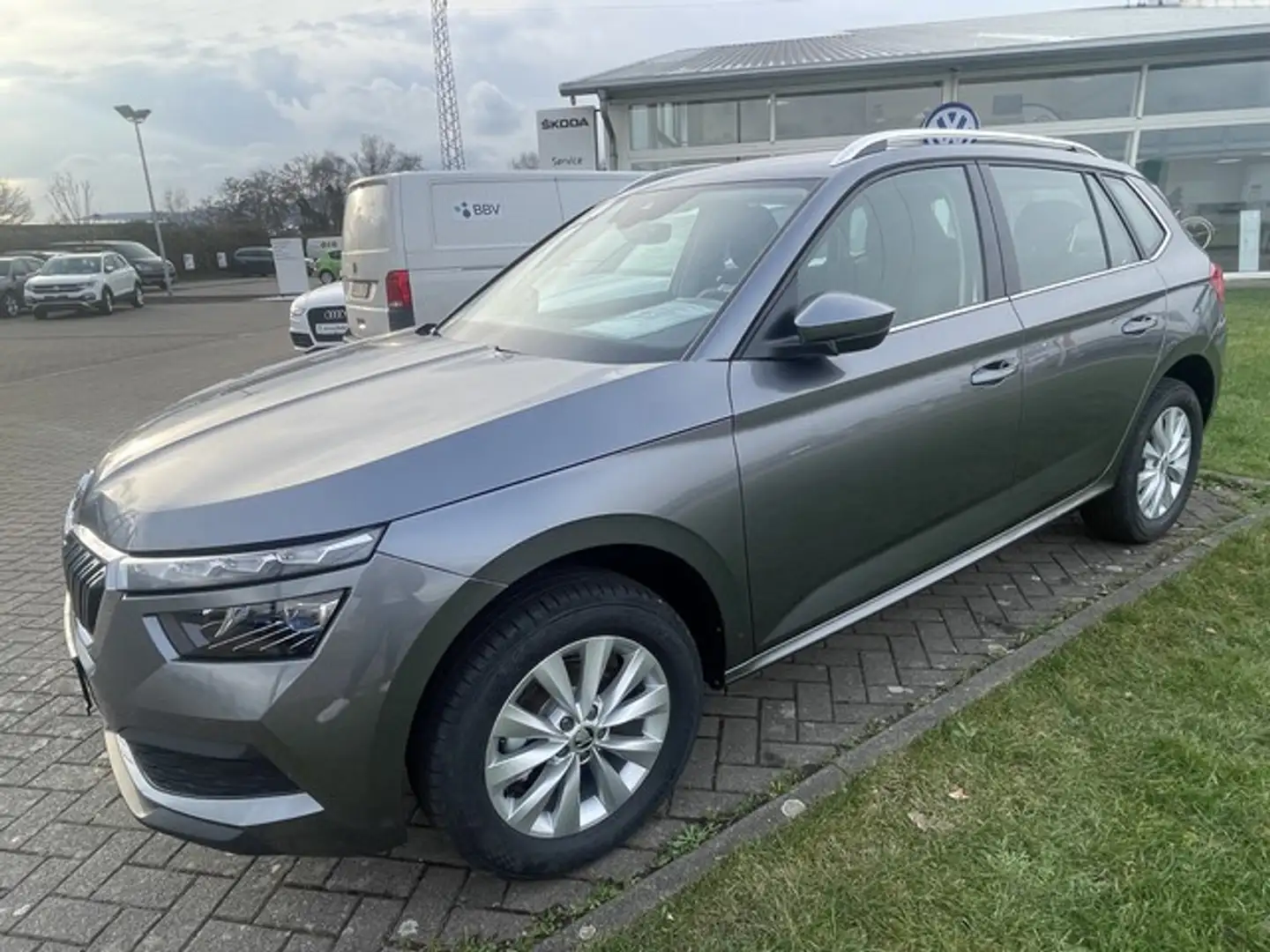 Skoda Kamiq Kamiq 1.0 TSI Style DSG Grau - 1