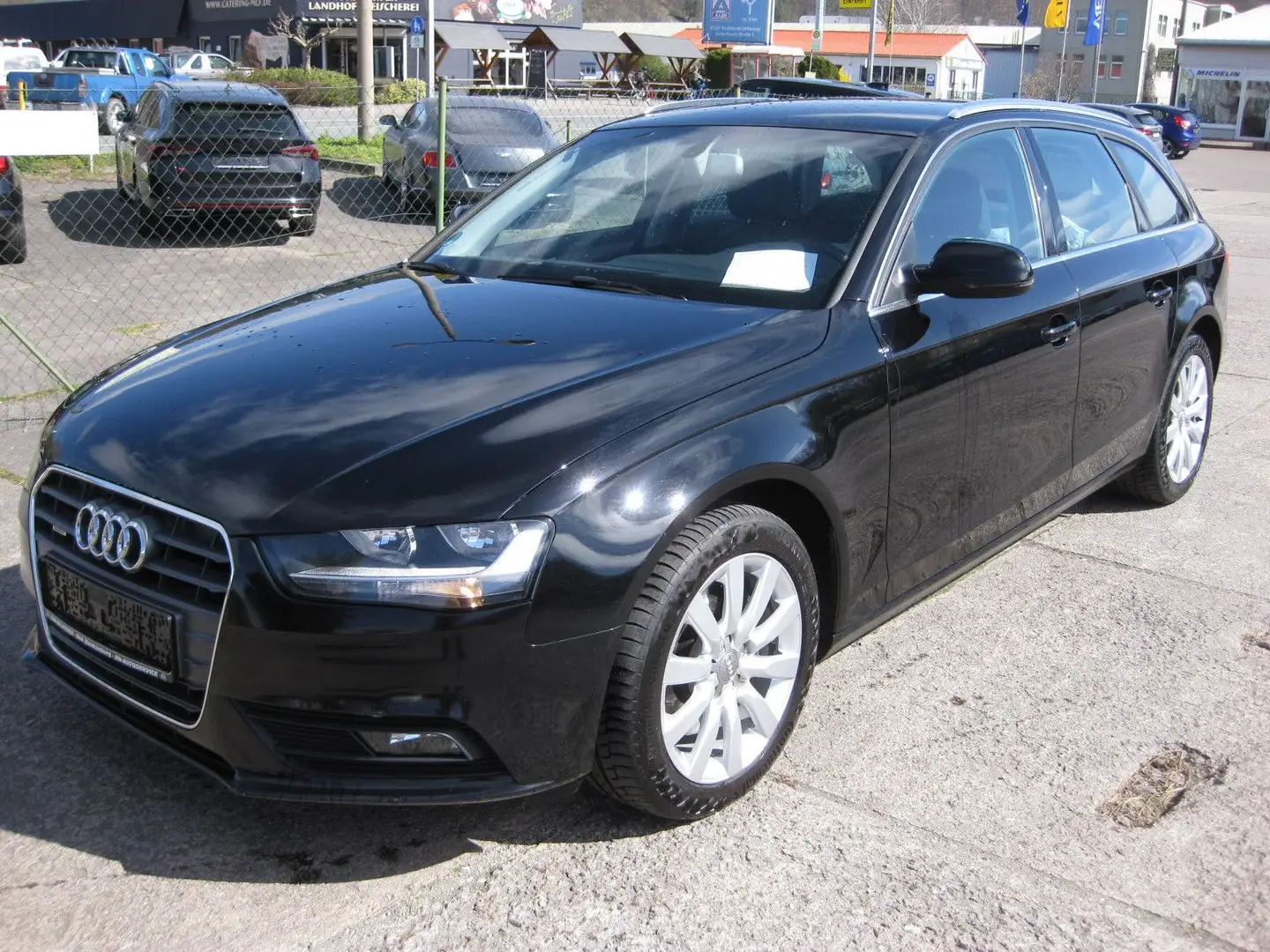Audi A4 Avant Ambiente quattro Schwarz - 1