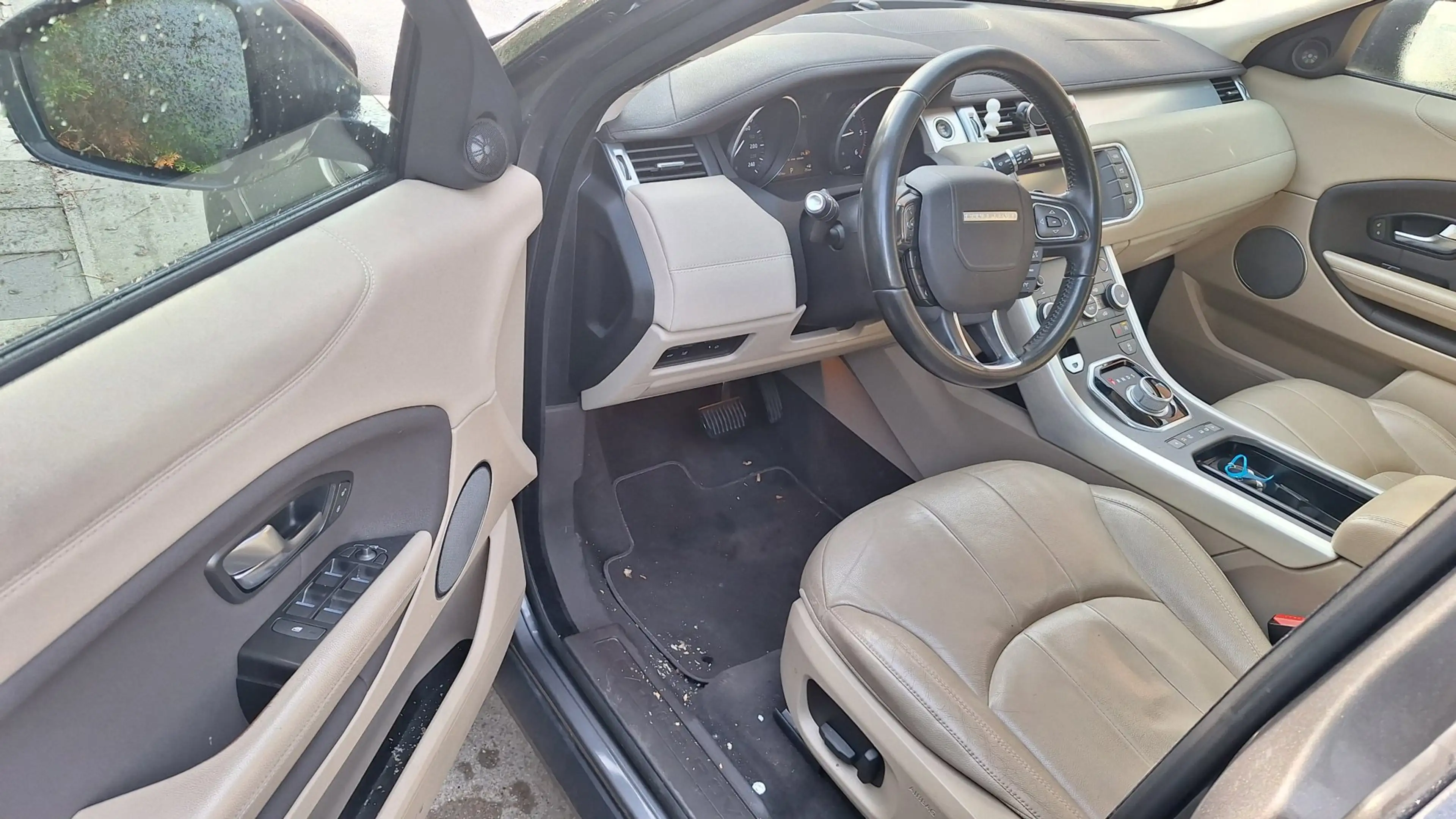 Land Rover Range Rover Evoque 2.0 TD4 Urban Series SE — photo 5
