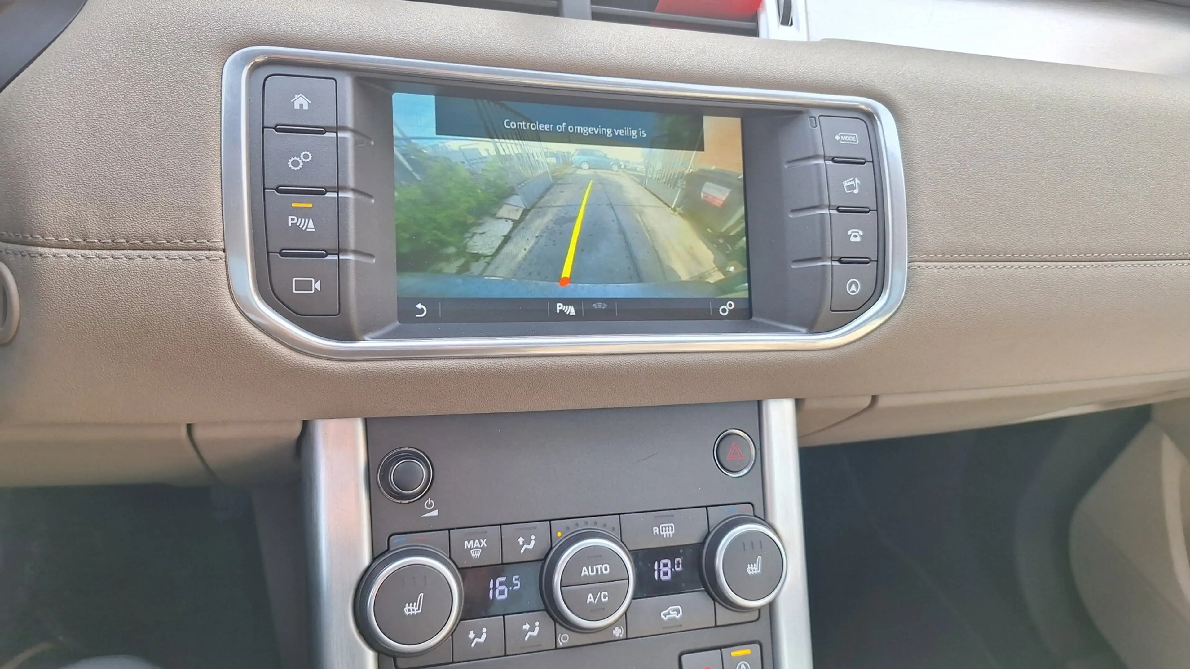 Land Rover Range Rover Evoque 2.0 TD4 Urban Series SE — photo 11