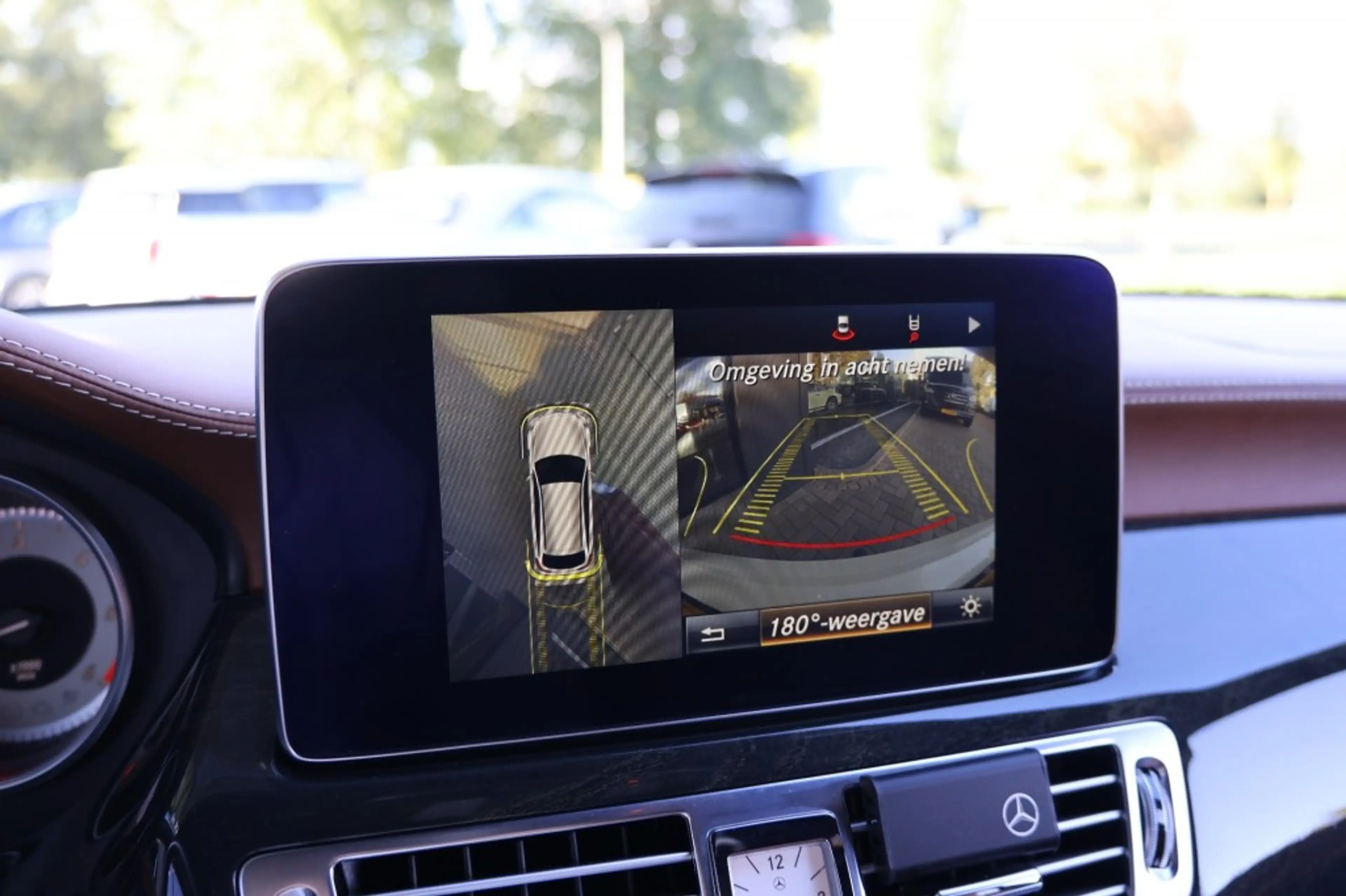 Mercedes-Benz CLS 350 350 4MATIC *PANO*H&K*DESIGNO*MASSAGE*AIRMATIC*TREK — photo 31