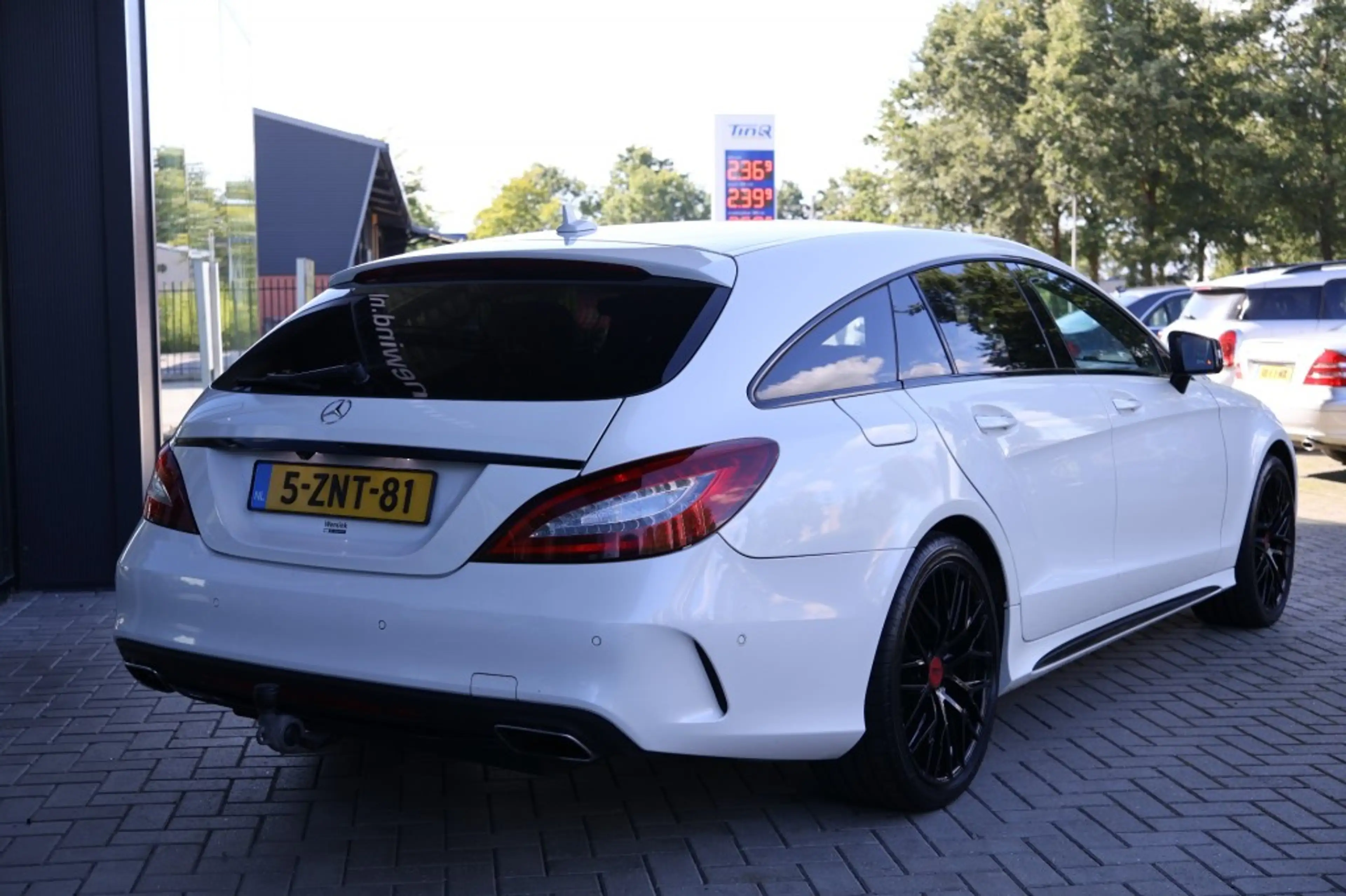 Mercedes-Benz CLS 350 350 4MATIC *PANO*H&K*DESIGNO*MASSAGE*AIRMATIC*TREK — photo 4