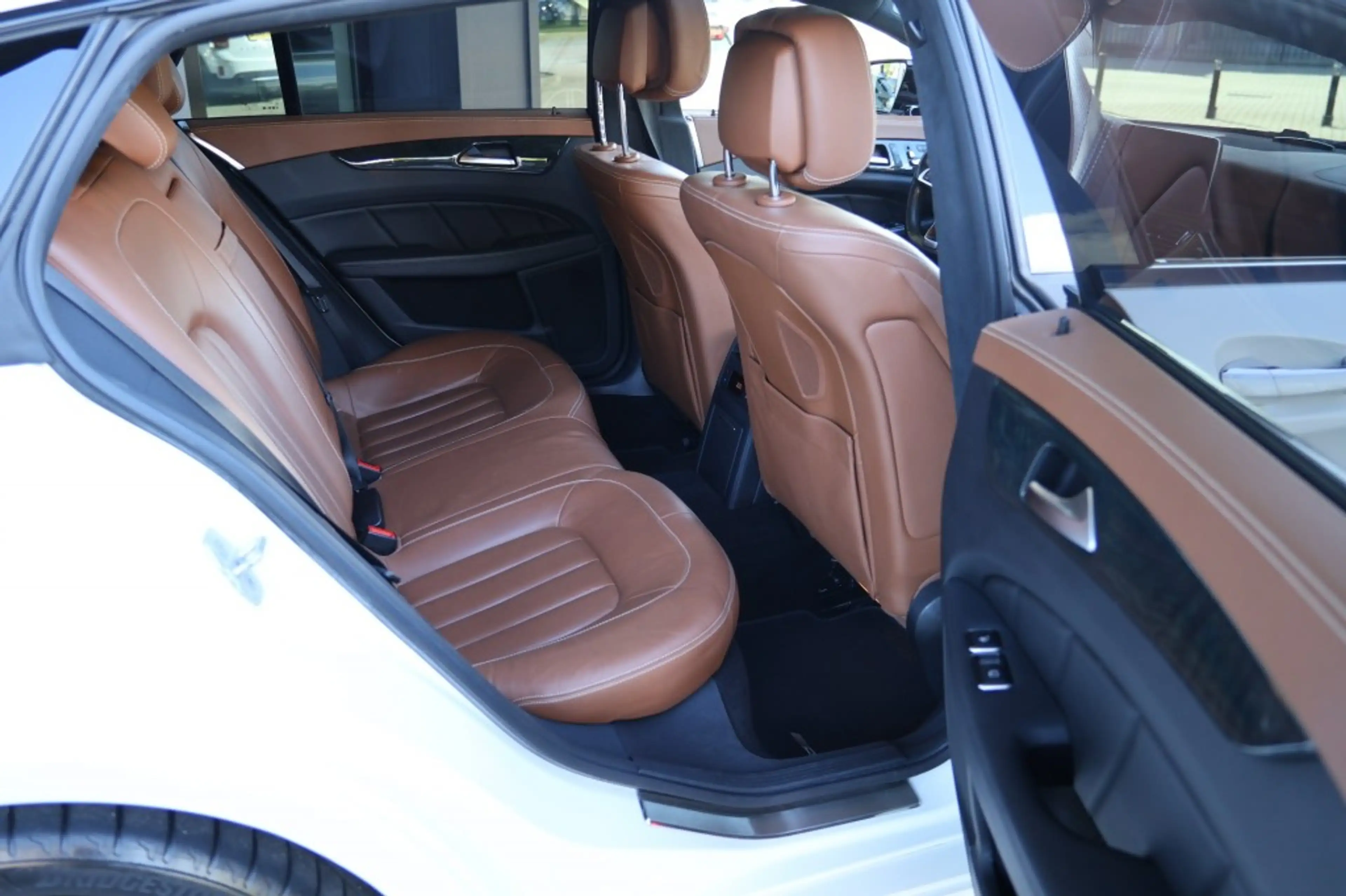 Mercedes-Benz CLS 350 350 4MATIC *PANO*H&K*DESIGNO*MASSAGE*AIRMATIC*TREK — photo 16