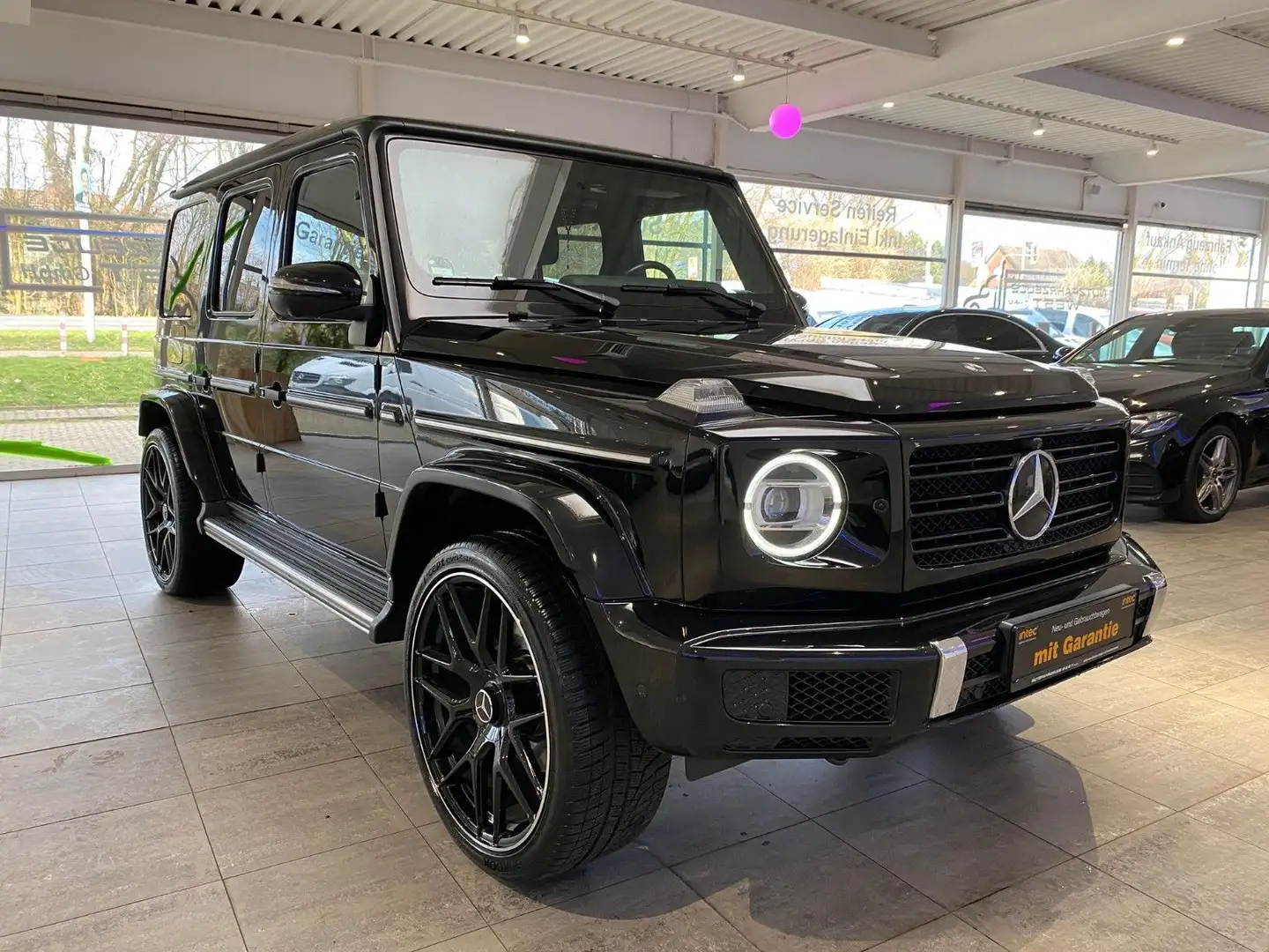 Mercedes-Benz G 500 AMG Line*Burmester*LED*23 Zoll Felgen* Černá - 2