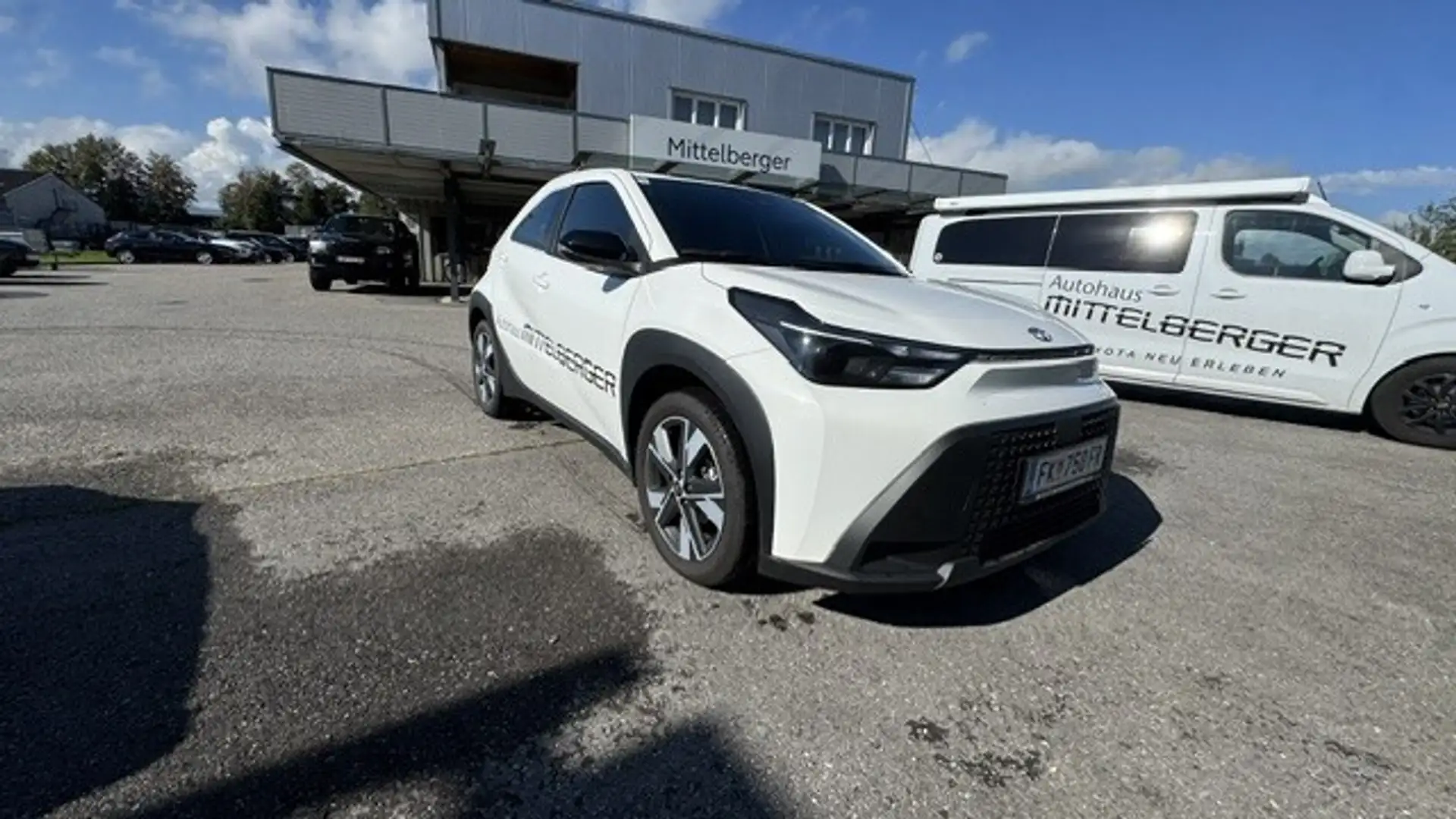 Toyota Aygo X 1,5 Hybrid Weiß - 2