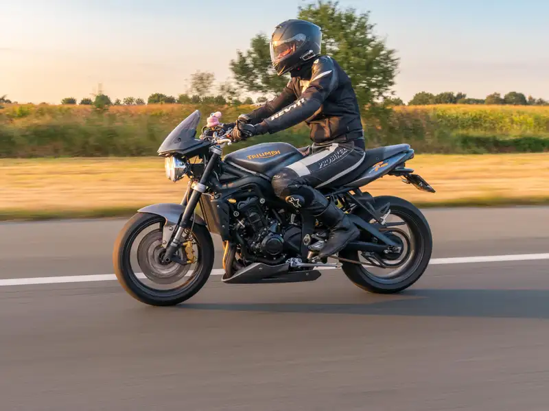 Triumph Street Triple - foto 4