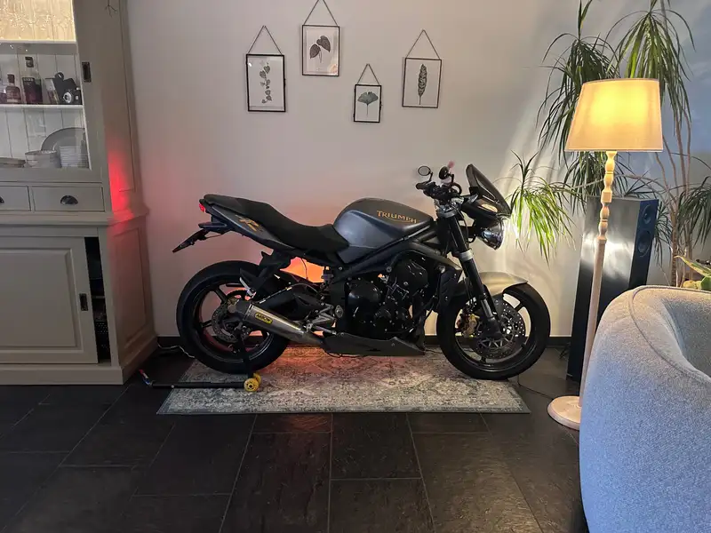 Triumph Street Triple - foto 8