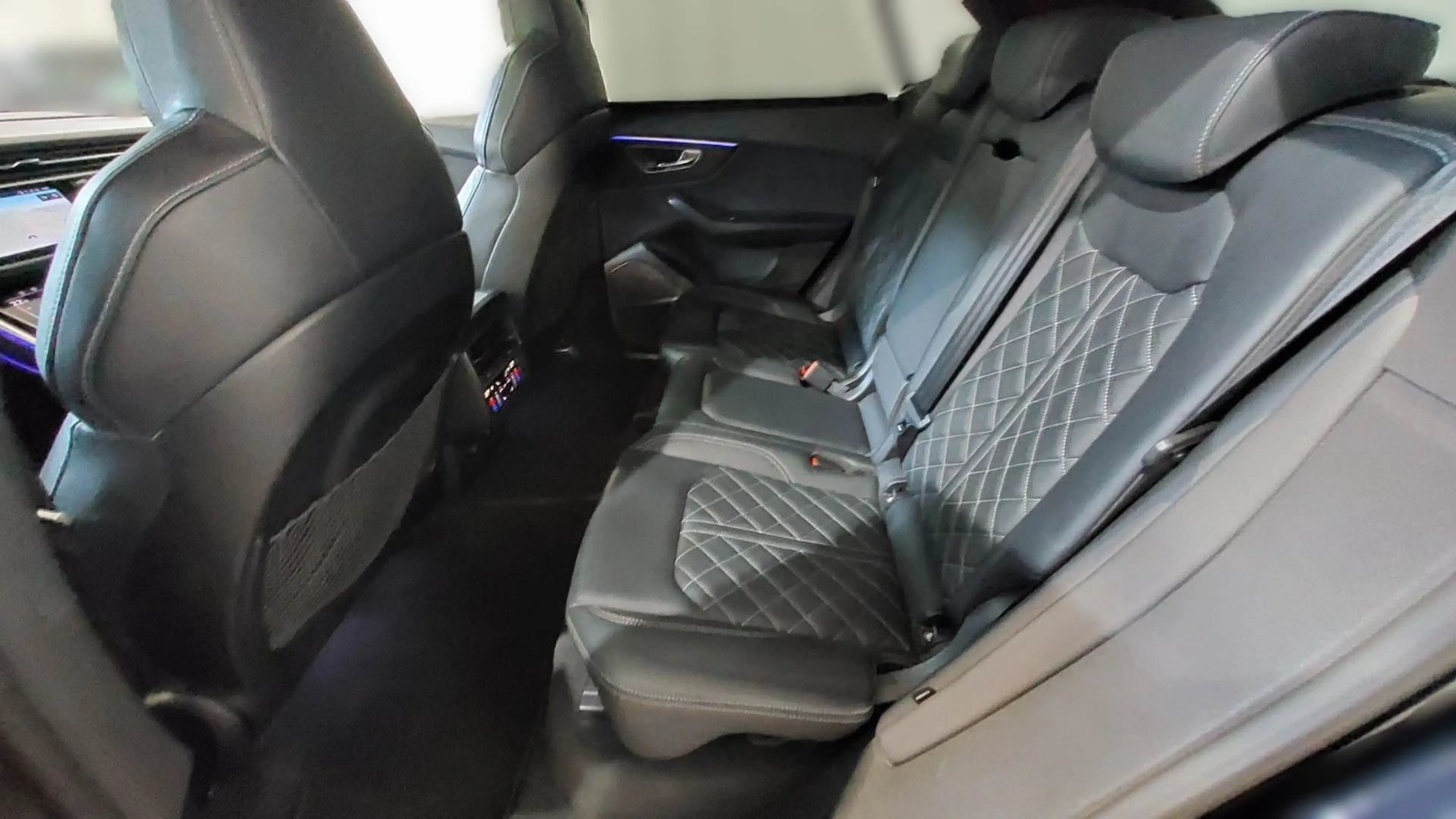 Audi SQ8 4.0|RS-SITZ|NIGHT|HUD|MASAG|3D|LUFT|B&O|PANO — photo 4