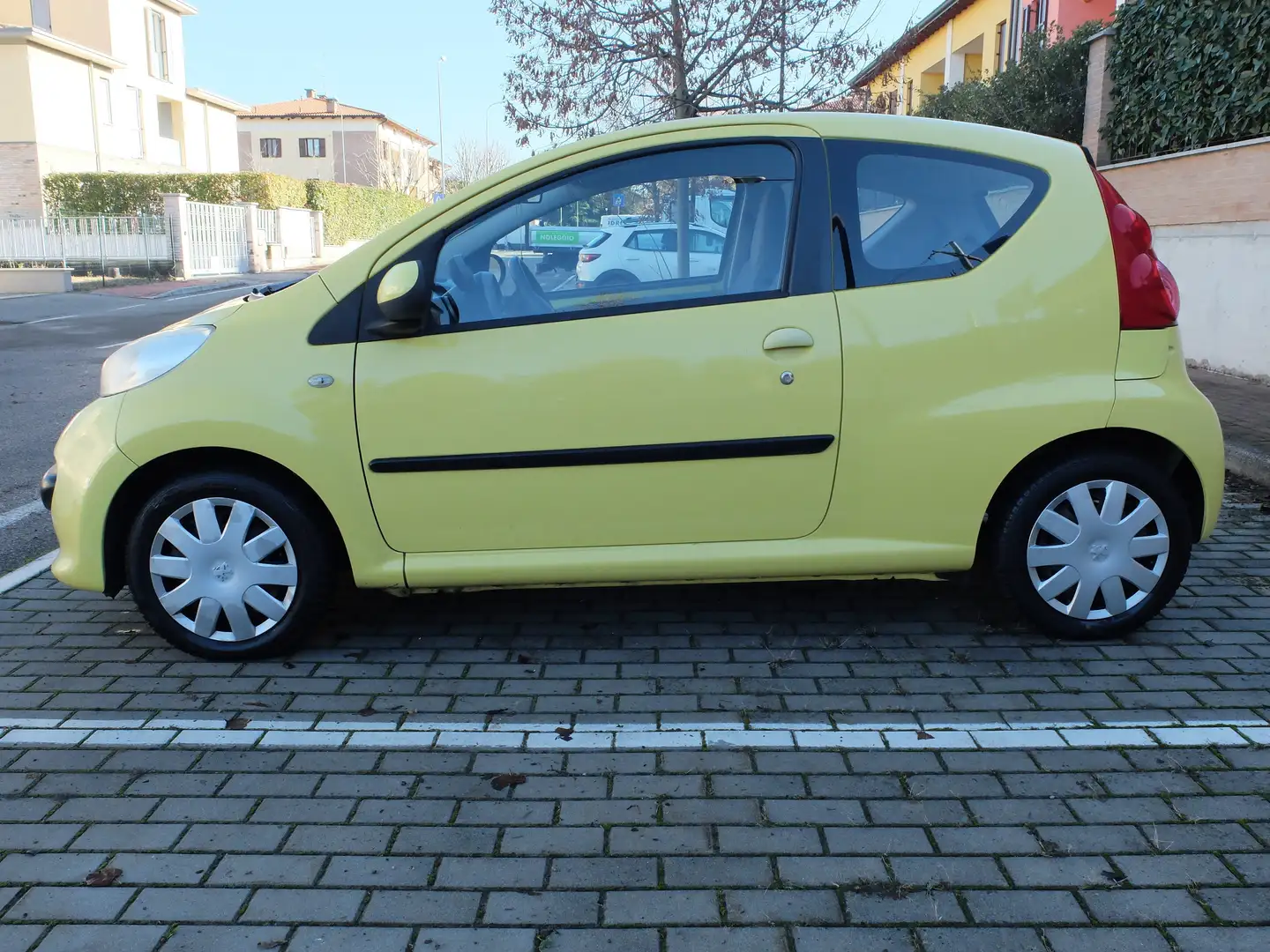 Peugeot 107 107 2005 3p 1.0 12v Sweet Years Yellow - 2