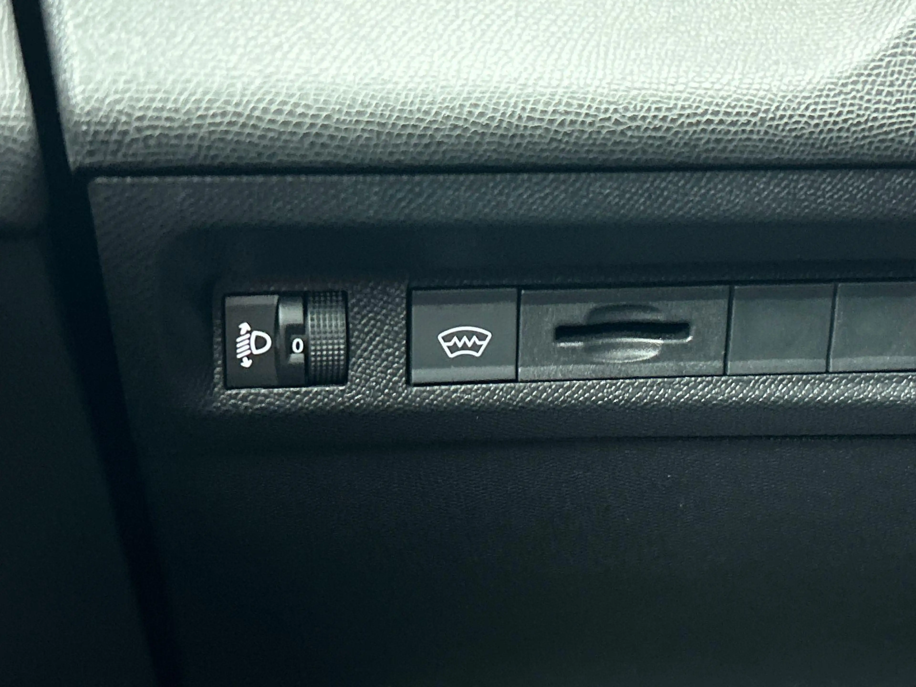 Peugeot 408 1.2 PureTech Allure Pack 130pk Automaat Comfort Pa — photo 14